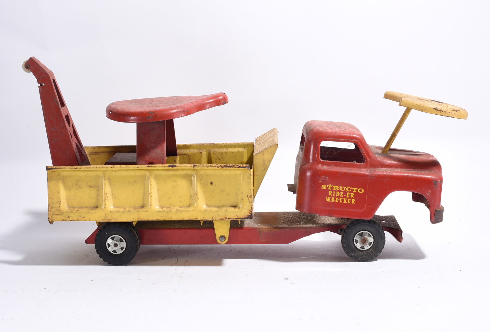 Structo Ride-Er Wrecker Pedal Toy (1 of 3)