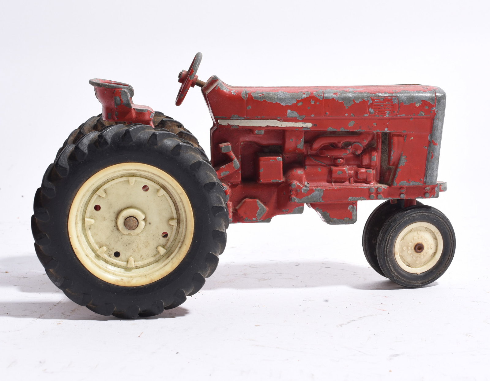 Cast Metal Farm Tractor Toy (1 of 2)