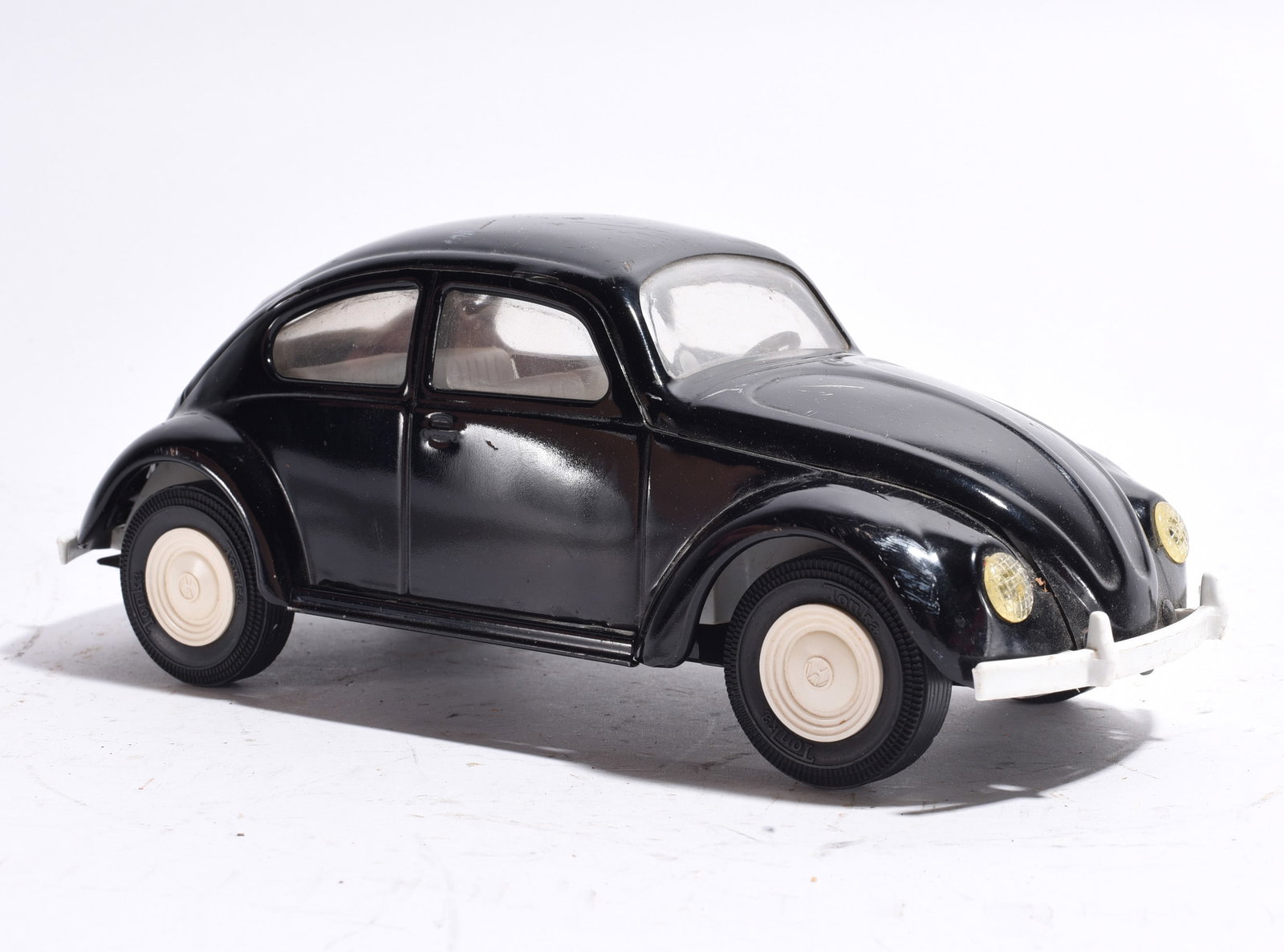 Volkswagen Beetle Toy Automobile (1 of 2)