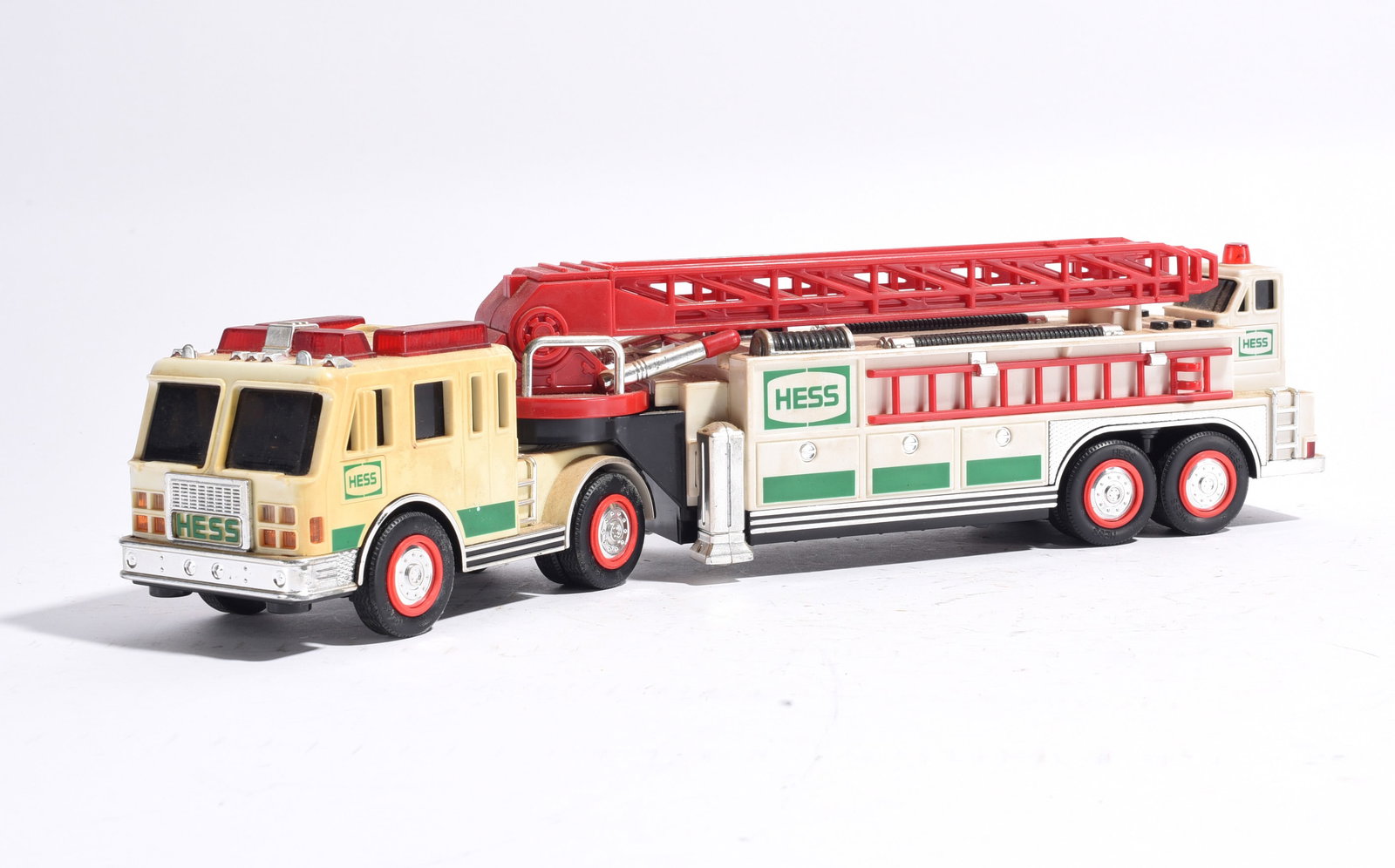 Hess Ladder Fire Truck (1 of 3)