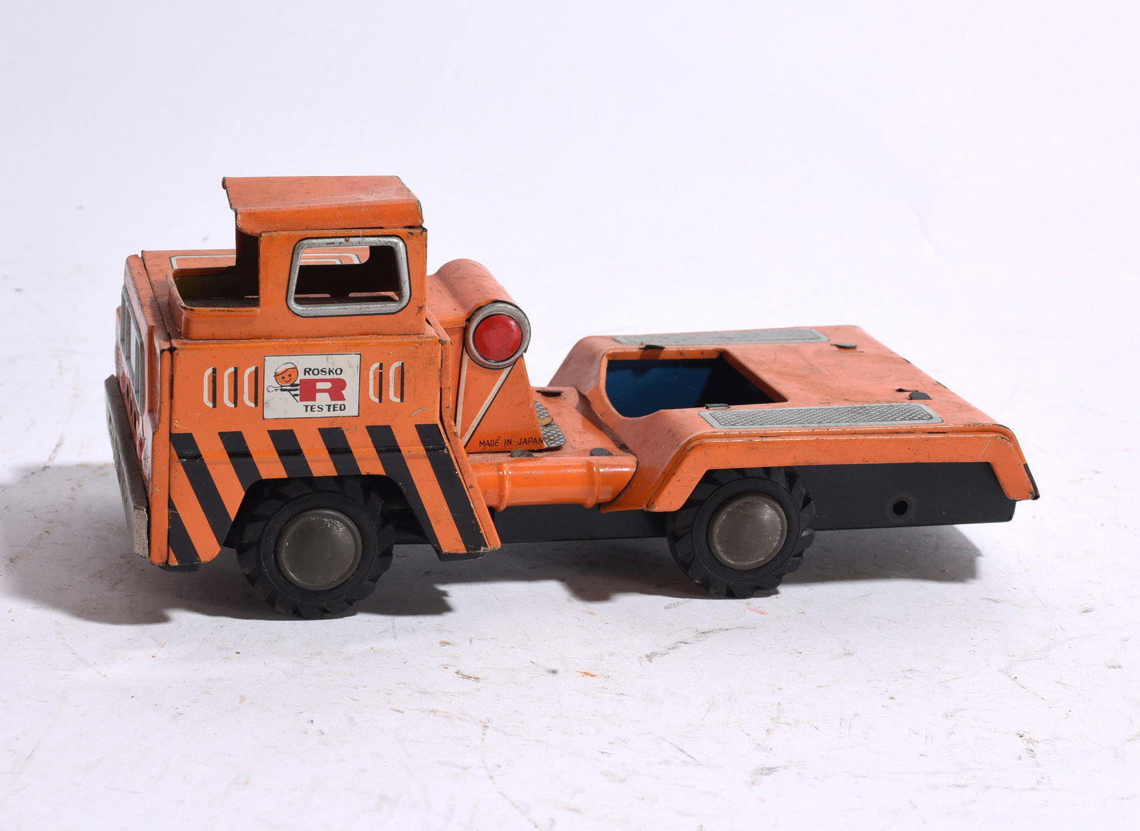 Rosko Tested Airport Tug Vehicle (1 of 2)