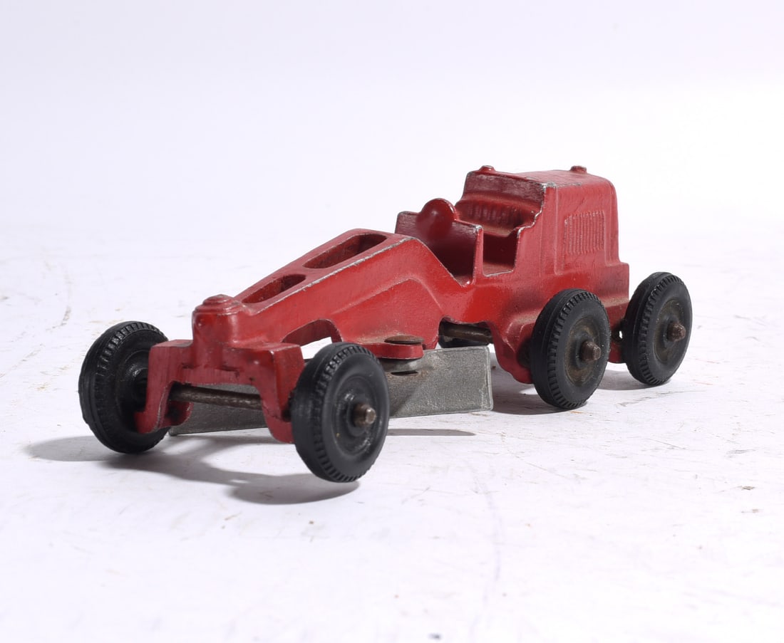 Cast Iron Toy Tractor Chassis (1 of 2)