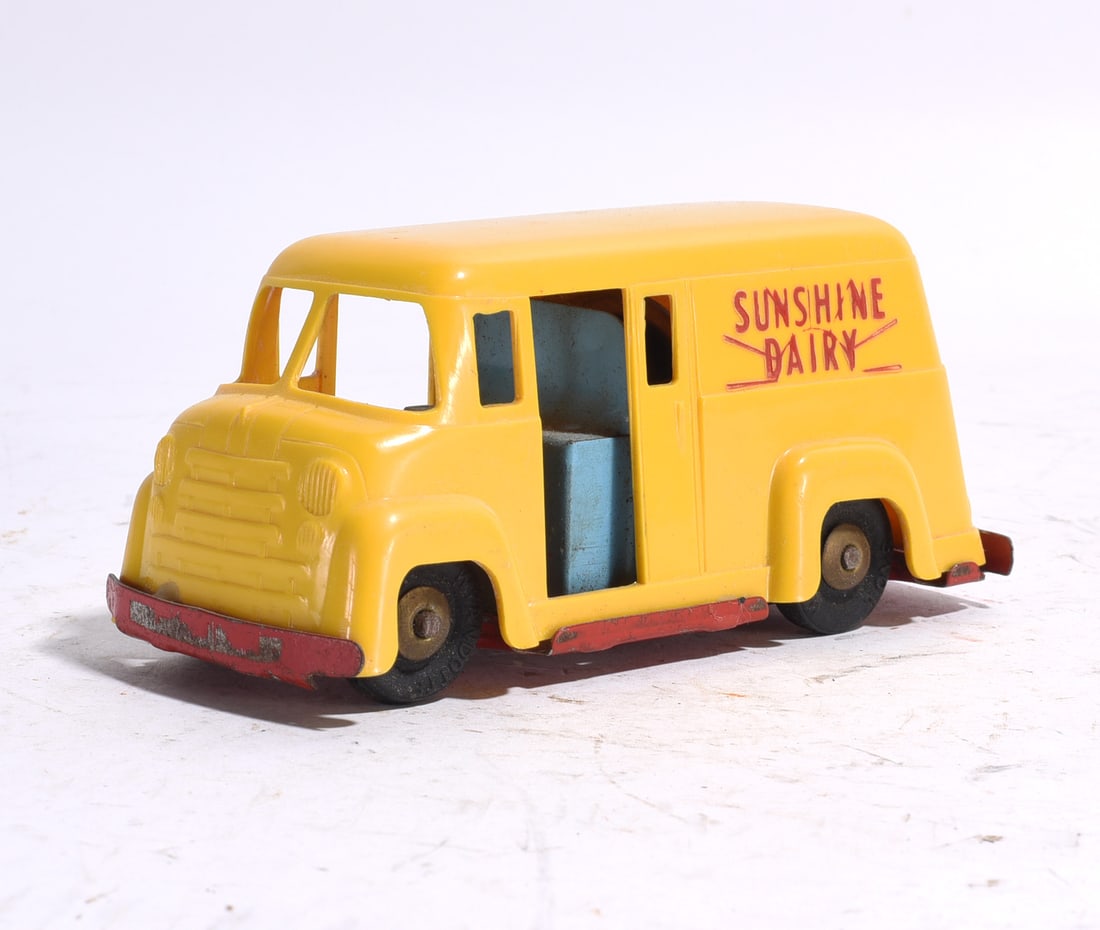 Sunshine Dairy Delivery Van Toy (1 of 2)