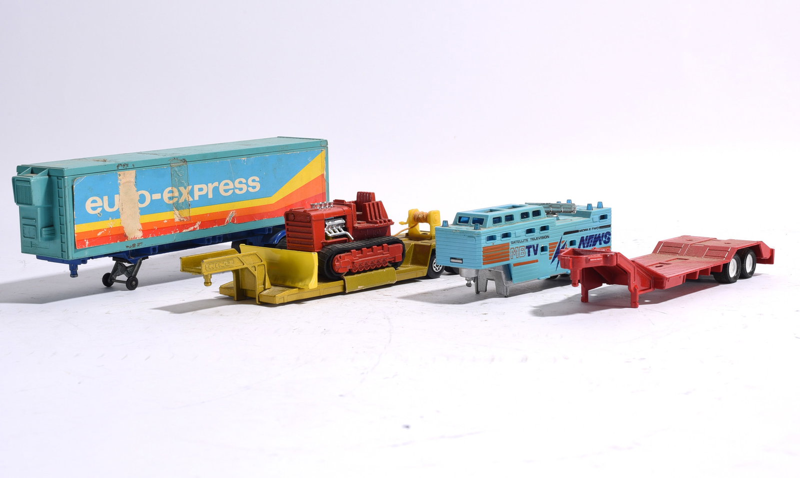 Assorted Trailer and Equipment Transport Accessories Group (1 of 1)