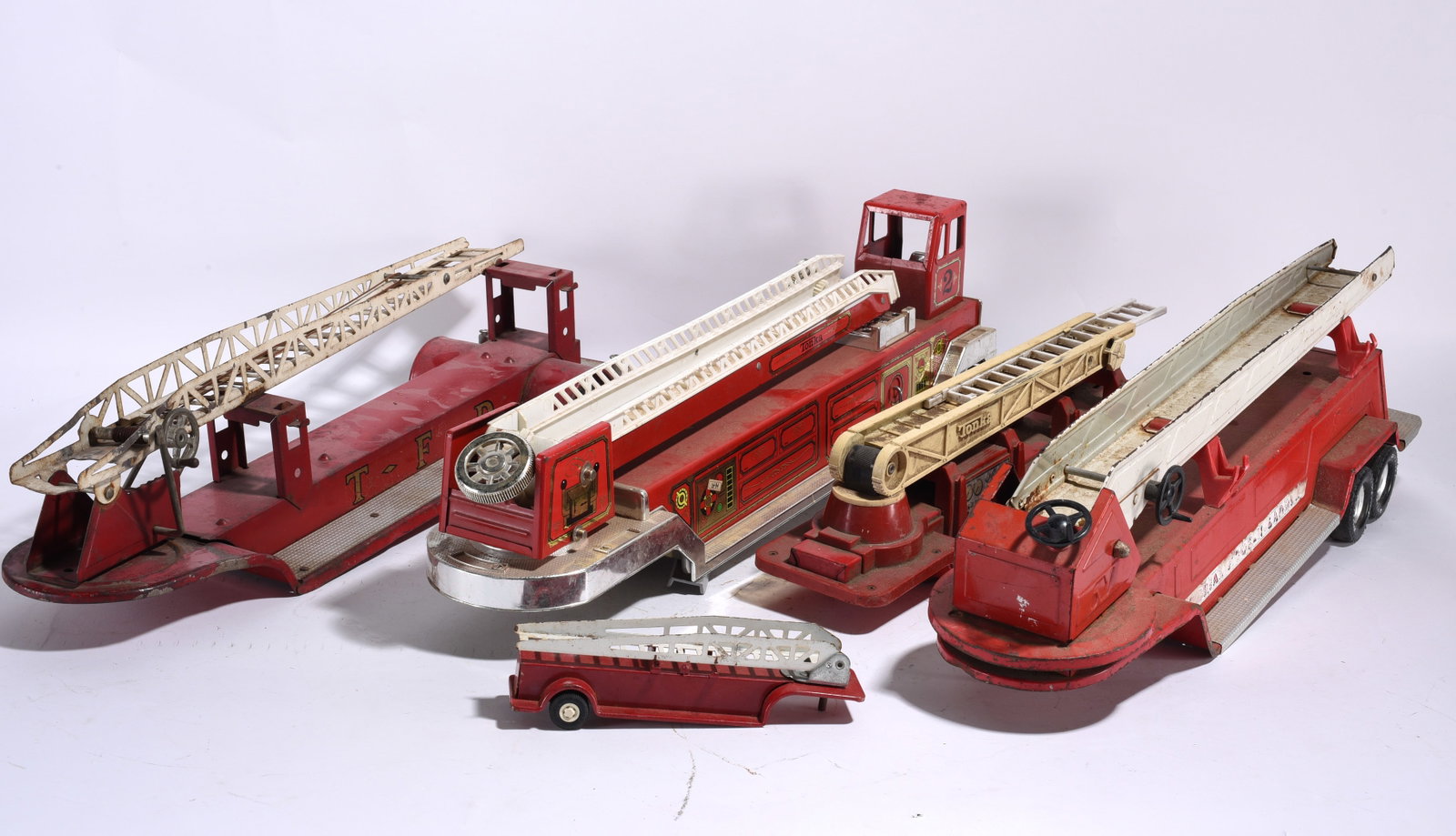Toy Fire Ladder Apparatus Group (1 of 1)
