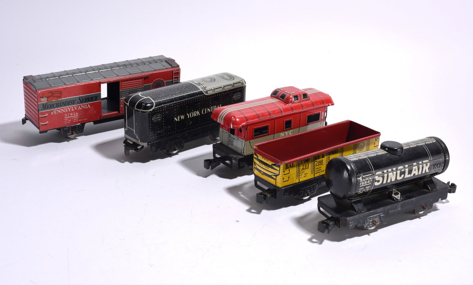 Assorted Vintage Model Railroad Cars (1 of 1)