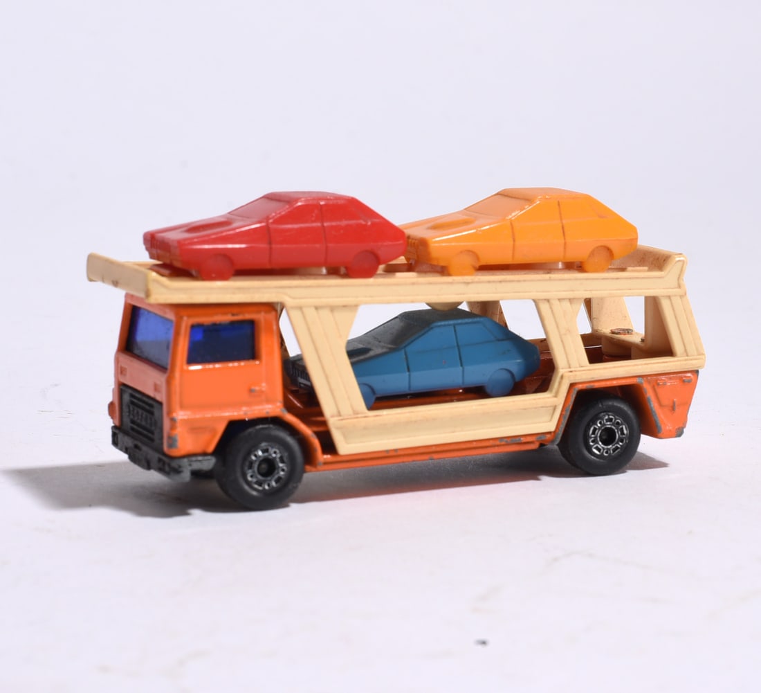 Matchbox Car Transporter with Three Plastic Automobiles (1 of 3)