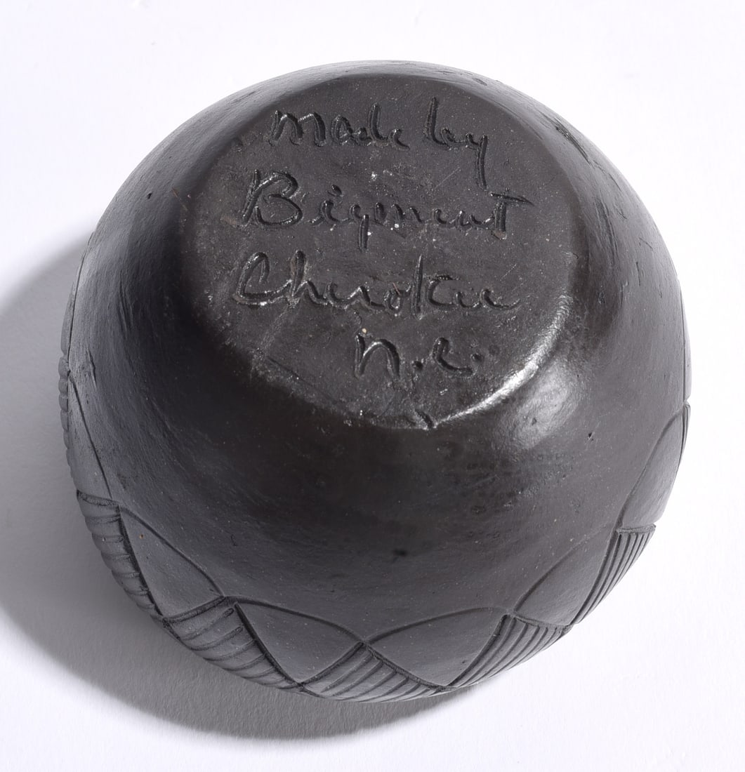 Cherokee Pottery Vase Signed - 3