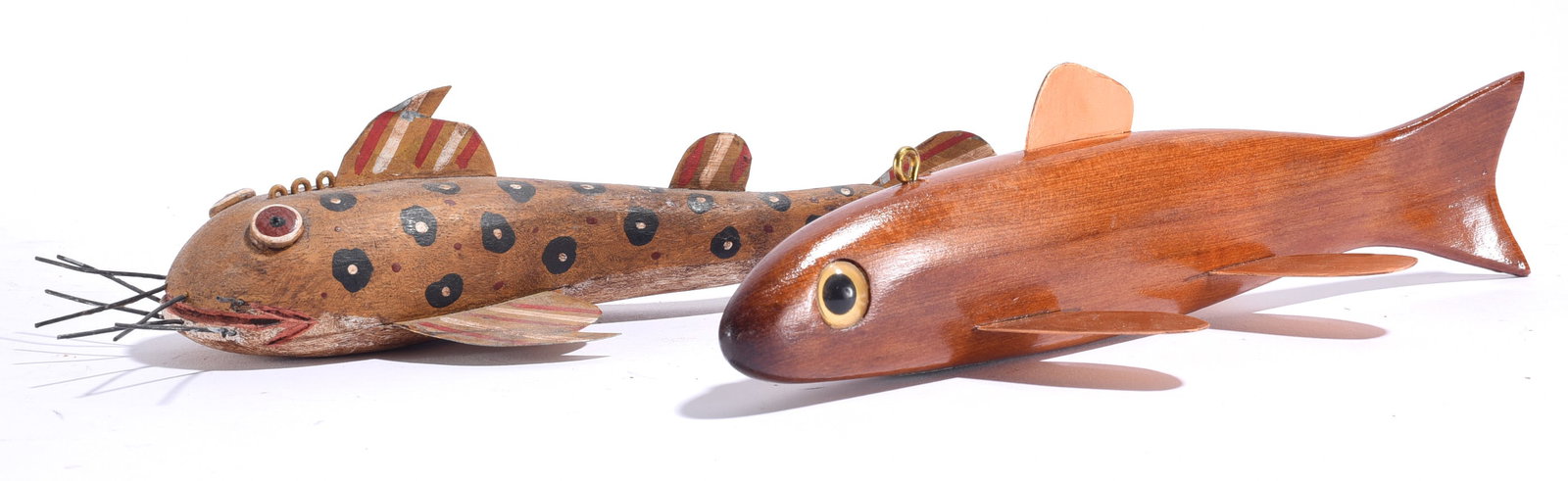 Vintage Carved Fish Decoys (2) (1 of 3)