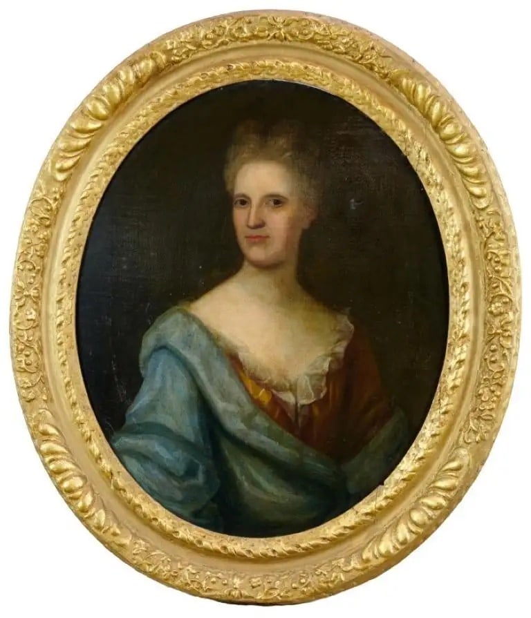 Fine 18th Century English Aristocratic Portrait of a Lady Oval Canvas Gilt Frame c. 1740's: Artist/ School: English School, circa 1740's Title: Portrait of a Lady, traditionally identified as 'Anne of Chesterfield'. Medium: oil painting on canvas, framed Size: painting: 30 x 25 inches, plus 