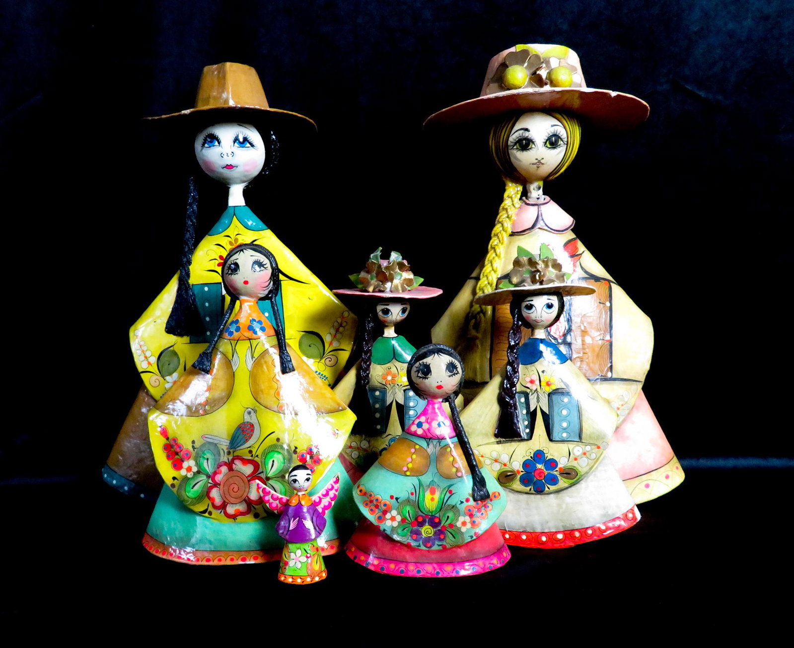 Vintage Mexican Papier Mache Figures Sergio Bustamante: Manufacturers: Sergio Bustamante & Melquiades Preciado (SerMel) and others Period of Manufacture: 1960's Location of Manufacture: Tonala, Mexico Dimensions: tallest 16"(h) - smallest 3"(h)Weight of Lo