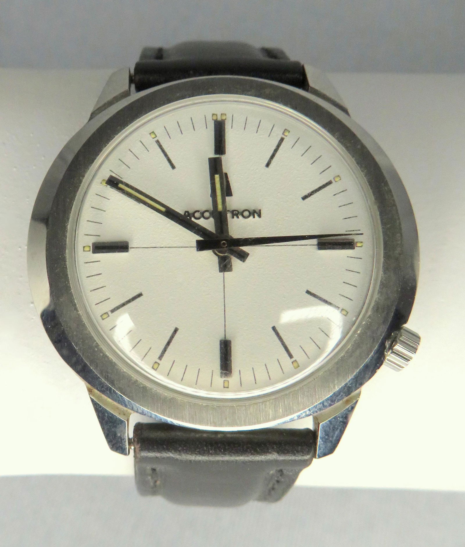 1970 Bulova Accutron Men's Wristwatch Model 254: Manufacturer: Bulova Design Line: Accutron Model: most likely Model 254 Approximate Period of Manufacture: 1970 Case Date Stamp: N0 Serial Number: C02845 Diameter of Case: 35mm Weight: 1.4 ounces For