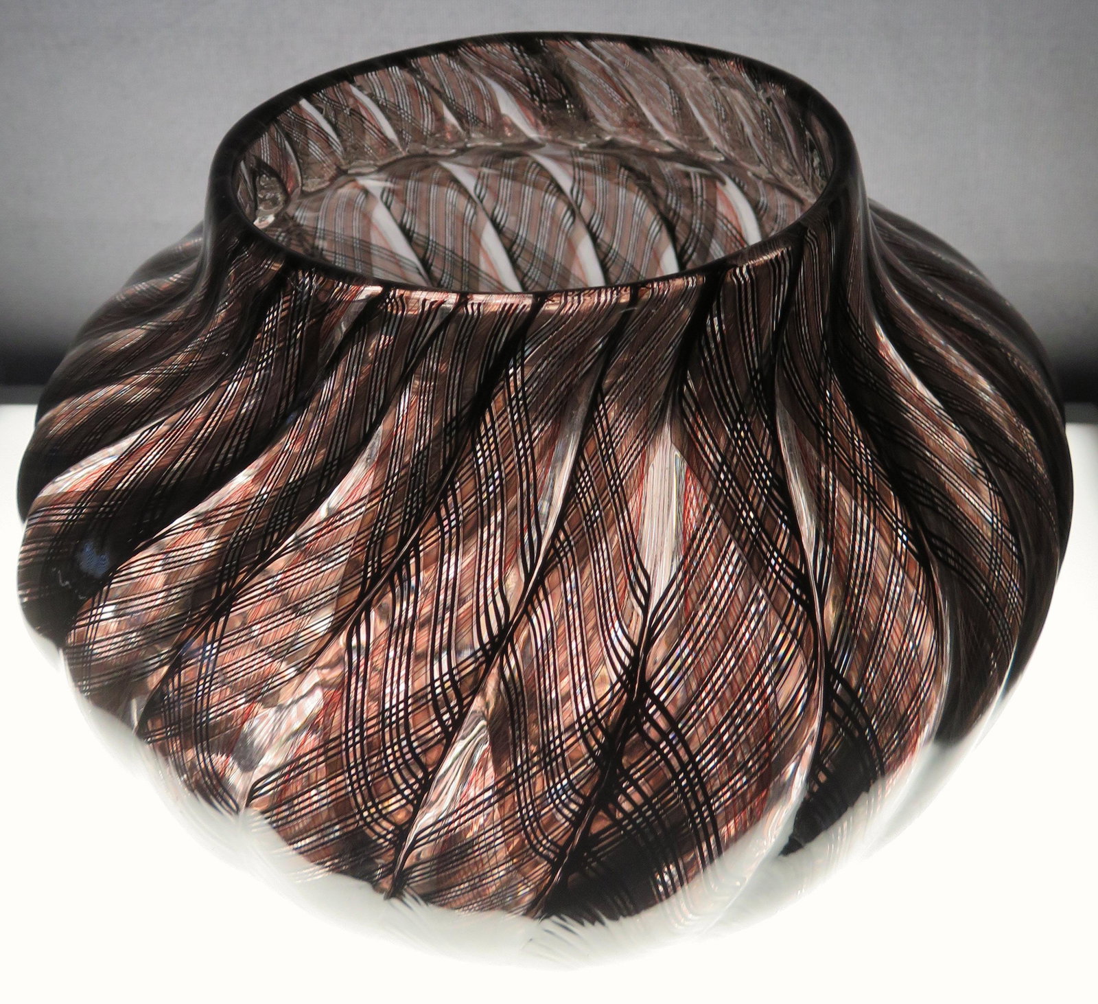 Exceptional Murano Art Glass Zanfirico Squat Vase: Location of Manufacture: Murano, Italy Dimensions: 5 1/2"(h) ; maximum diameter of 6" Weight: 1 lbs. 9 oz. For your consideration is stunningly intricate Murano 'zanfirico' glass vase. The overall for