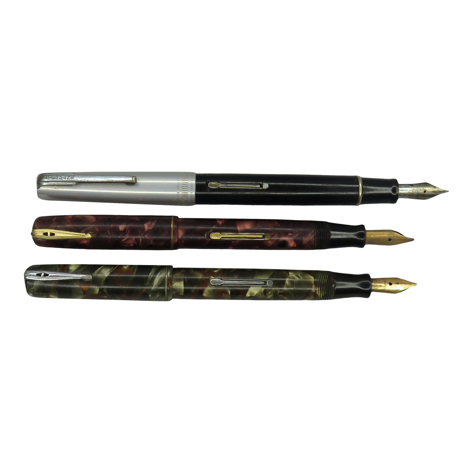 (3) Vintage Waterman's Ideal Fountain Pens: For your consideration is a lot of (3) vintage Waterman's fountain pens. Included in this auction is: 1. Waterman's '3V' lever-filled fountain pen from the 1930's. This pen is in the gray-brown colora