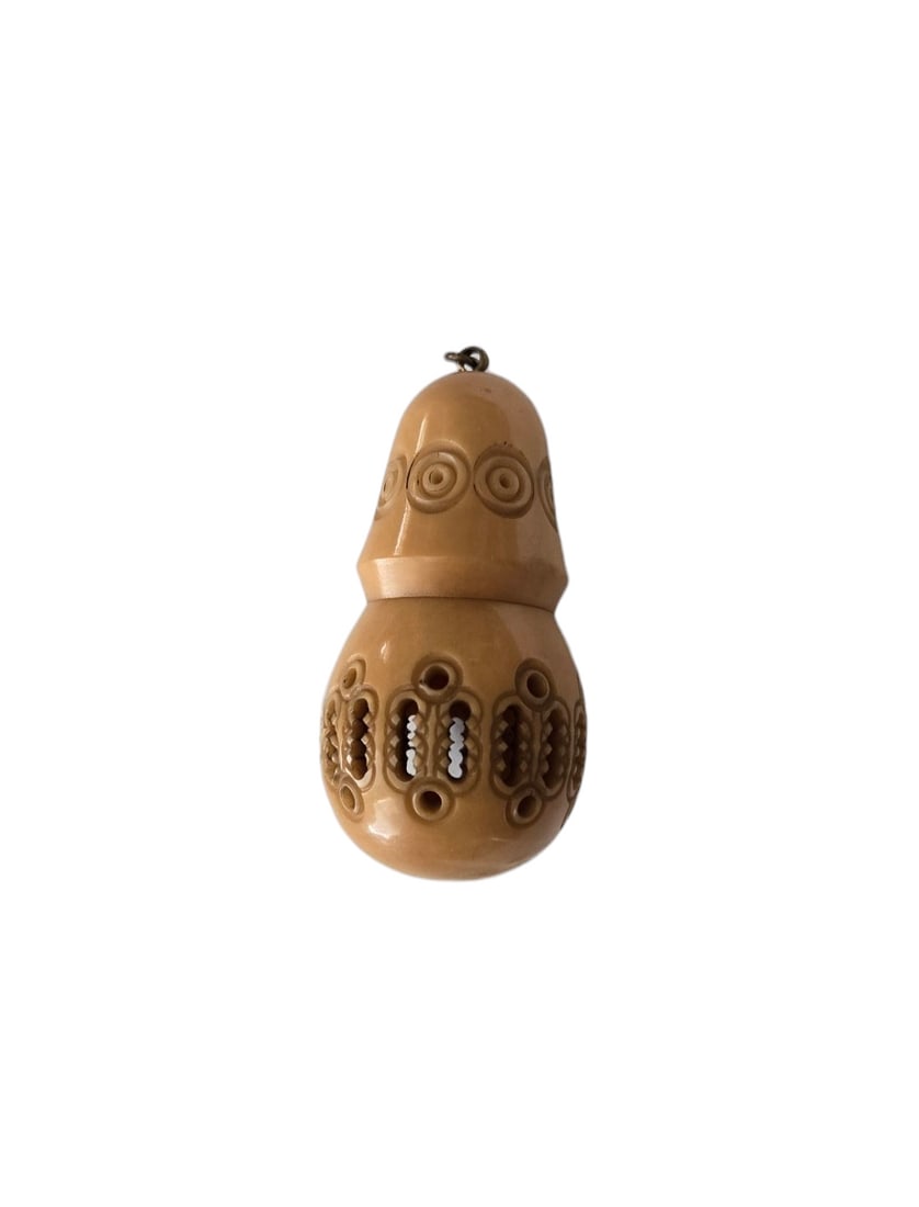Rare 19th Century Chinese Wearable Carved Bone Gourd Form Cricket Box: Chinese Qing Dynasty Carved Bone Wearable Cricket Box in the Form of a Gourd Location of Manufacture: China Period of Manufacture: Qing Dynasty (1644-1912) Dimensions: 2 1/4"(l) x 1 1/8"(w) Weight: 17