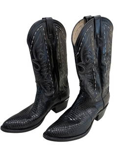 DAN POST, Reptile Boots, Size 9D: Dan Post, an exotic reptile boot with classic western style. Made with premium leather shaft. White classic stitching that adds a great look to this exotic boot. Brand: Dan Post Made In: Spain