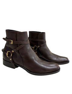 GUCCI, Men's Boots, Brown, 8D: Gucci, men's ankle boots. Crafted from smooth leather. This ankle boot combines traditional details of the classic silhouette with intricate elements. A metal horse-bit detail with a leather stirrup