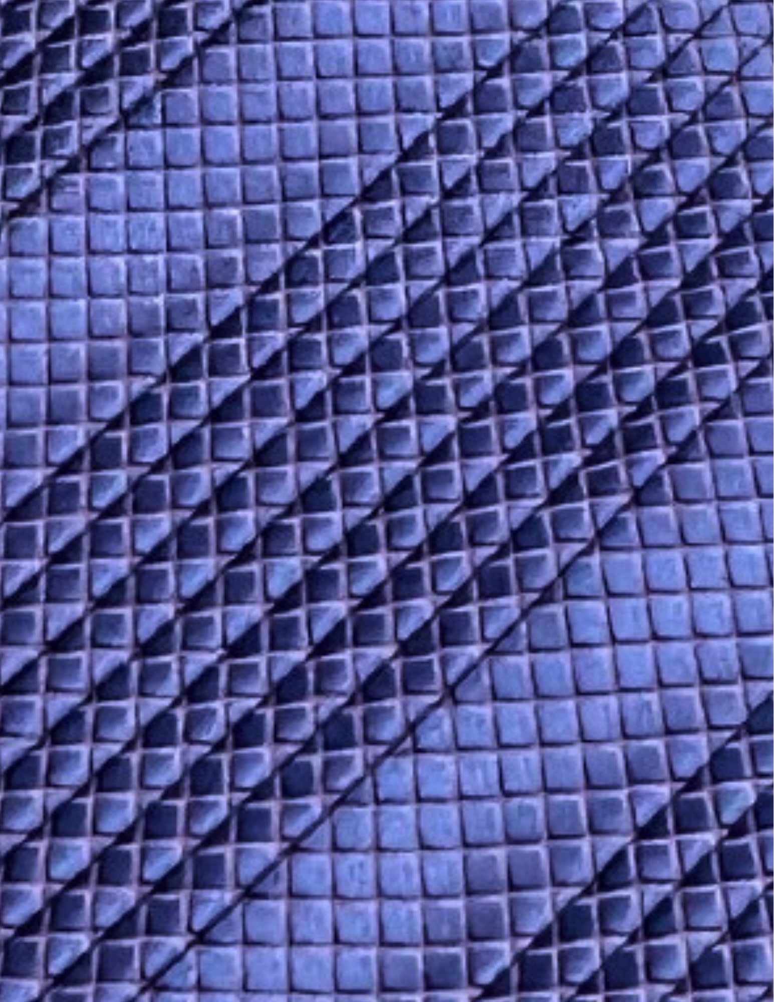 BRIONI, Men's Tie, Pleated, Light Purple, Handmade, Silk: Brand: Brioni, Italy, Handmade Color: Light Purple (Color appearance/shade can vary due to lighting, monitors, etc.) Pattern: Pleated Material: 100% Silk Width: 3 3/4 inch (9cm) Eligible for In-House