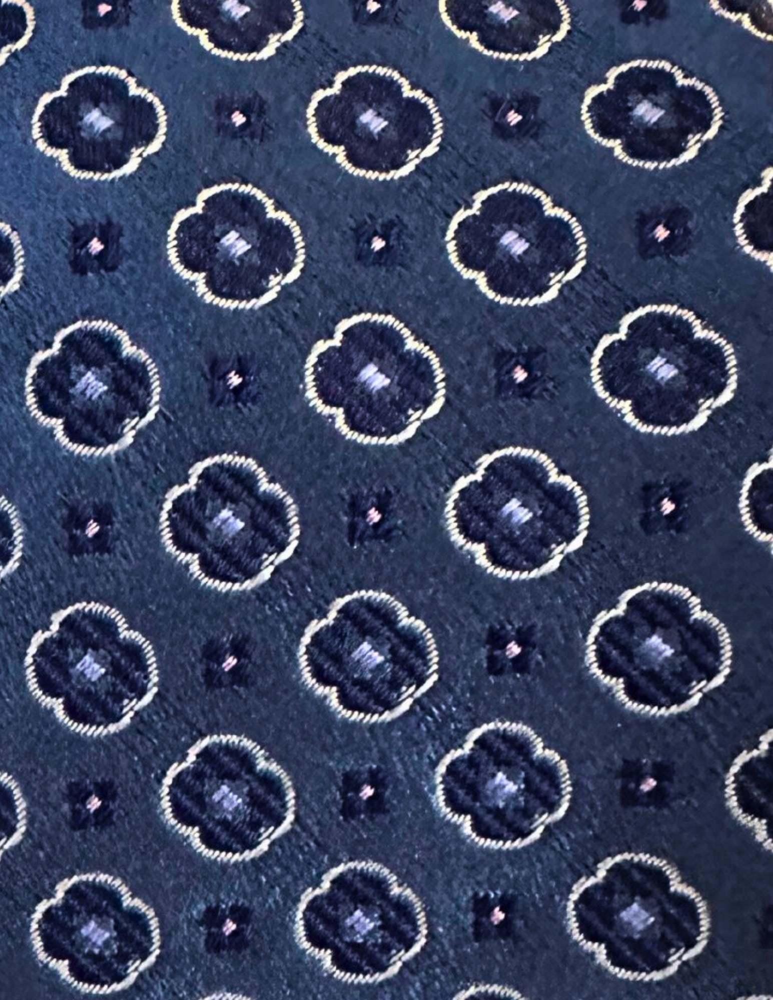 BRIONI, Men's Tie, Blue White, Handmade, Silk: Brand: Brioni, Italy, Handmade Color: Blue/White (Color appearance/shade can vary due to factors including lighting, monitors, etc.) Pattern: Geometric/Flowery Material: 100% Silk Width: 3 3/4 inch (9