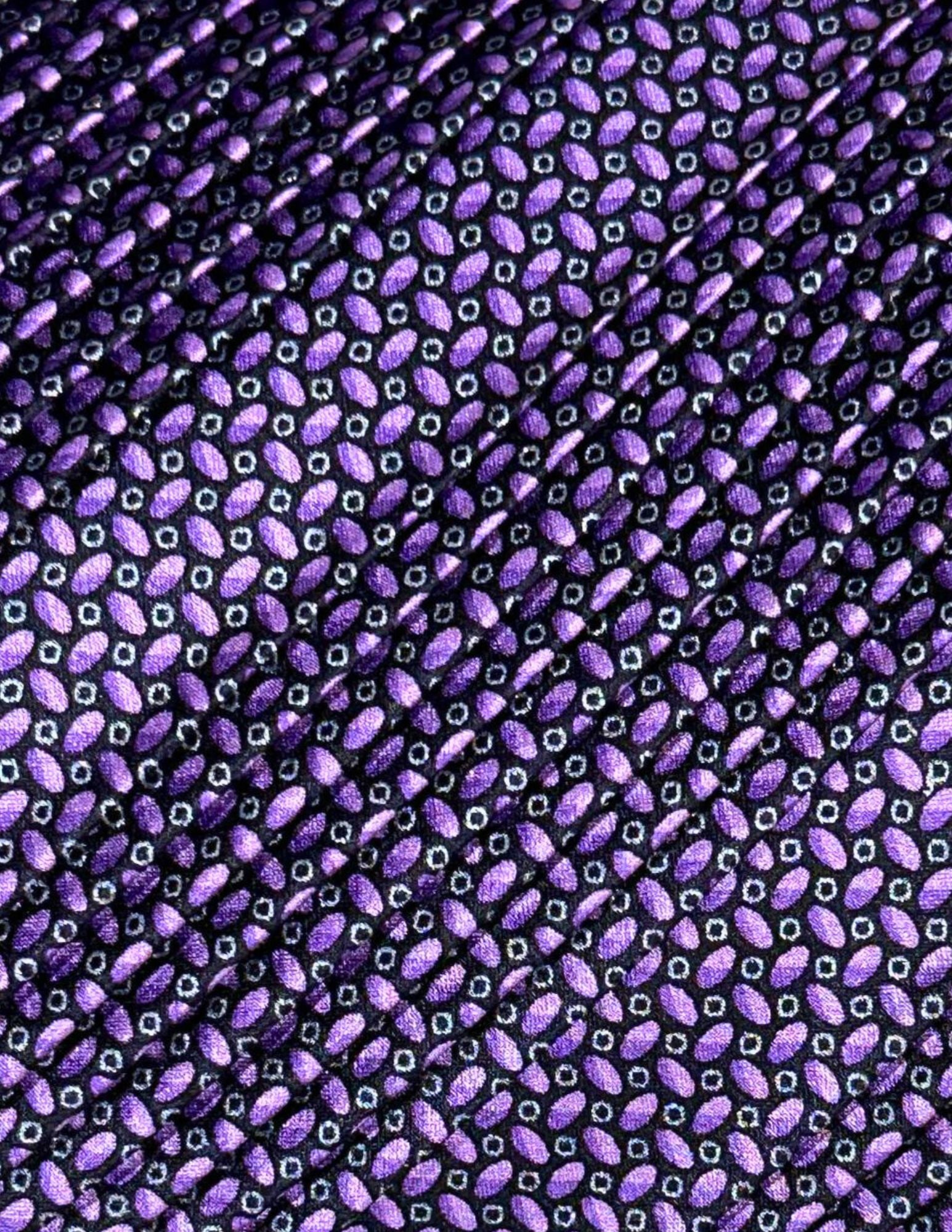 BRIONI, Men's Tie, Pleated, Purple, Handmade, Silk: Brand: Brioni, Italy, Handmade Color: Purple (Color appearance/shade can vary due to lighting, monitors, etc.) Pattern: Pleated Material: 100% Silk Width: 3 3/4 inch (9cm) Eligible for In-House Shippi