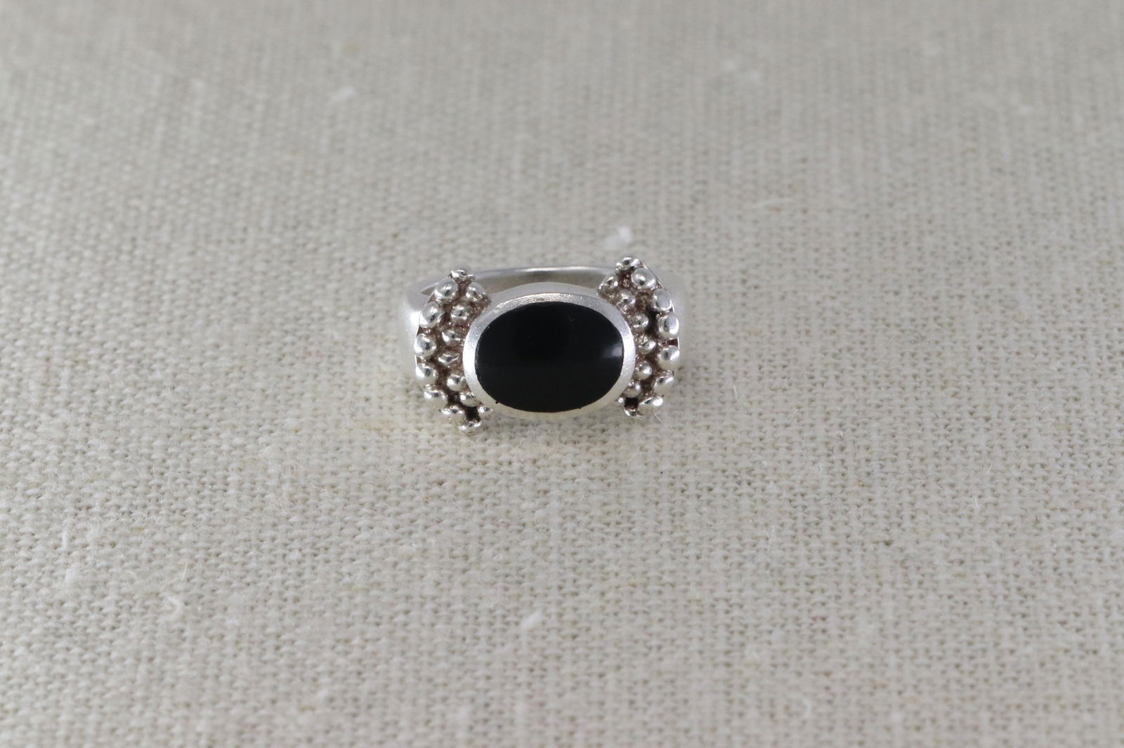 Ladies 925 Silver Ring (1 of 3)