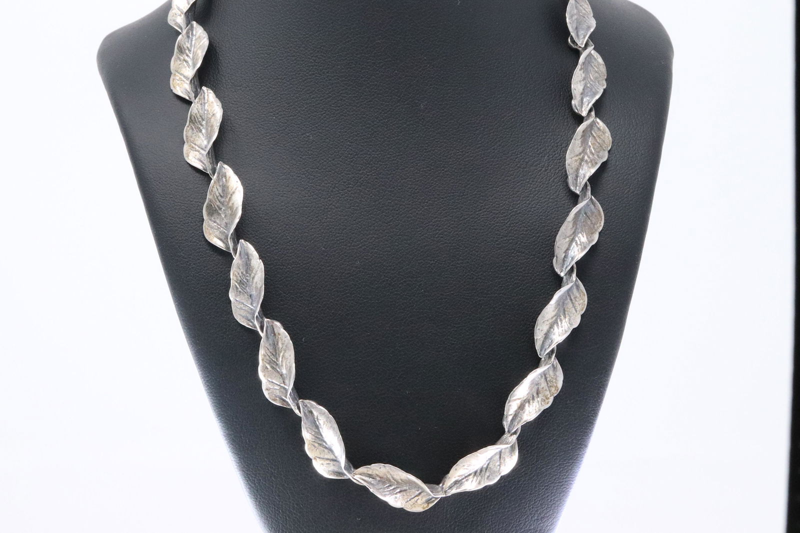 Vintage Danecraft Sterling Silver Leaf Link Necklace (1 of 3)