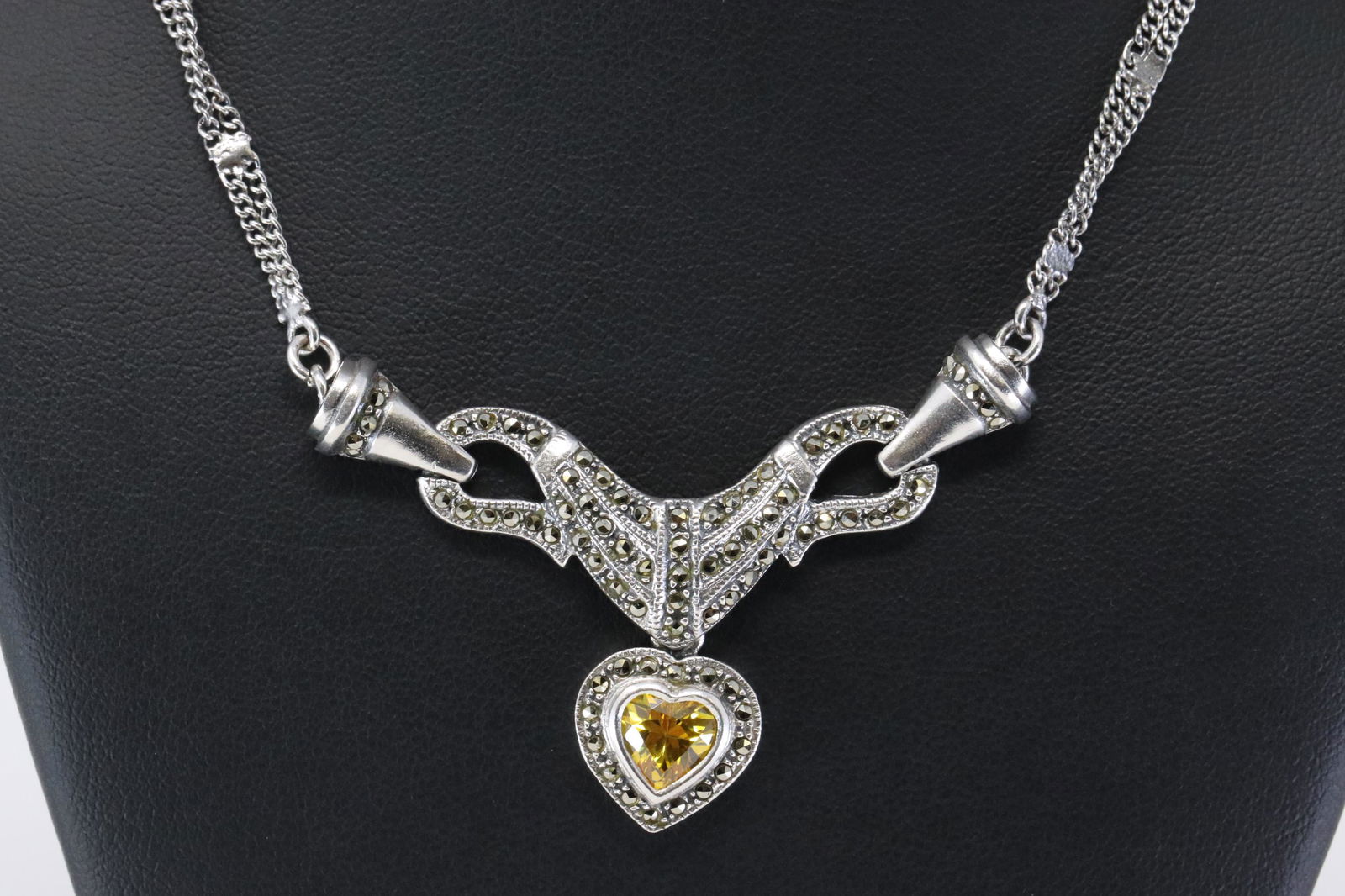 Ladies 925 Silver Heart Necklace. (1 of 3)
