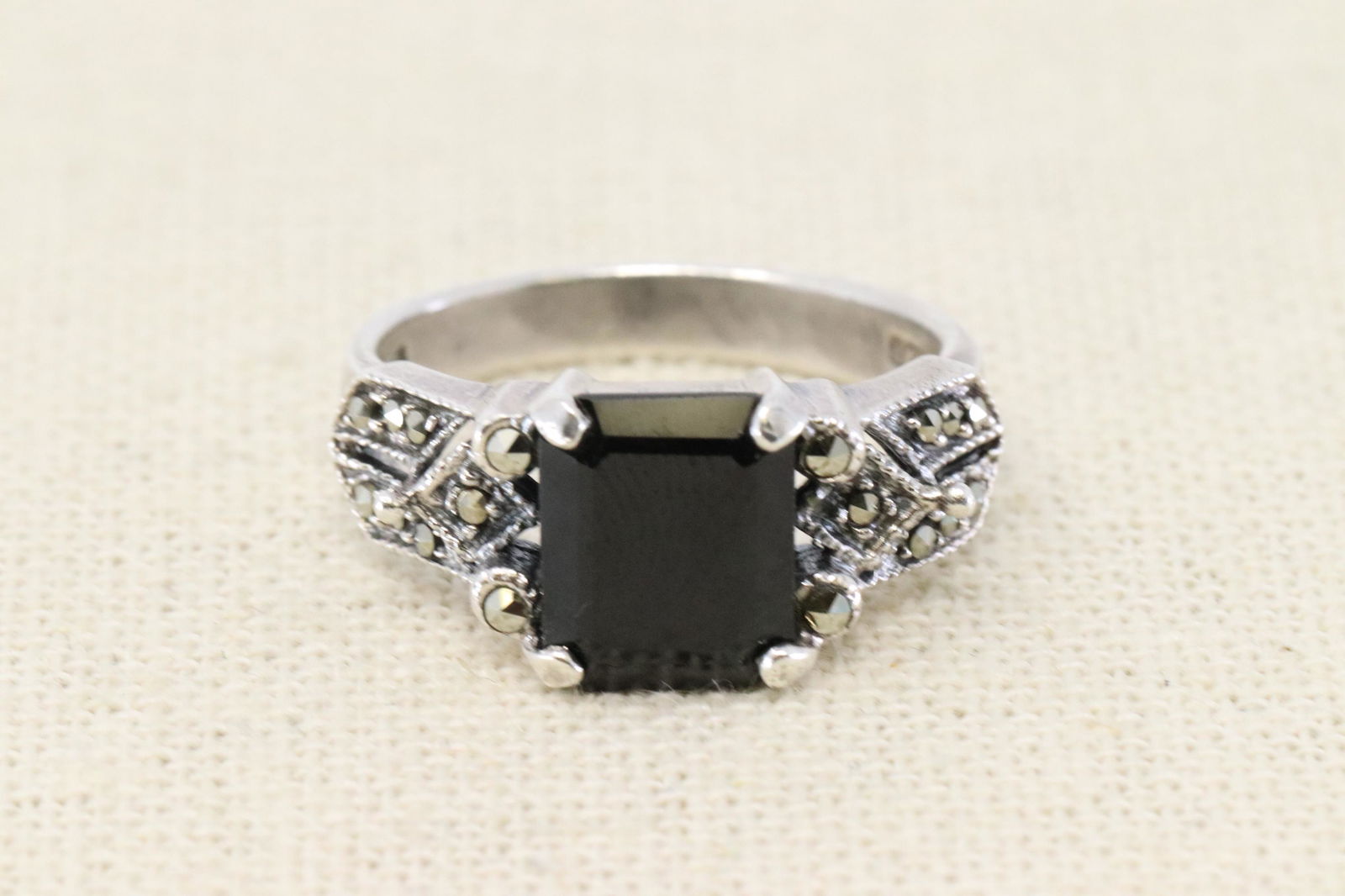 925 Silver NF Ring. (1 of 3)