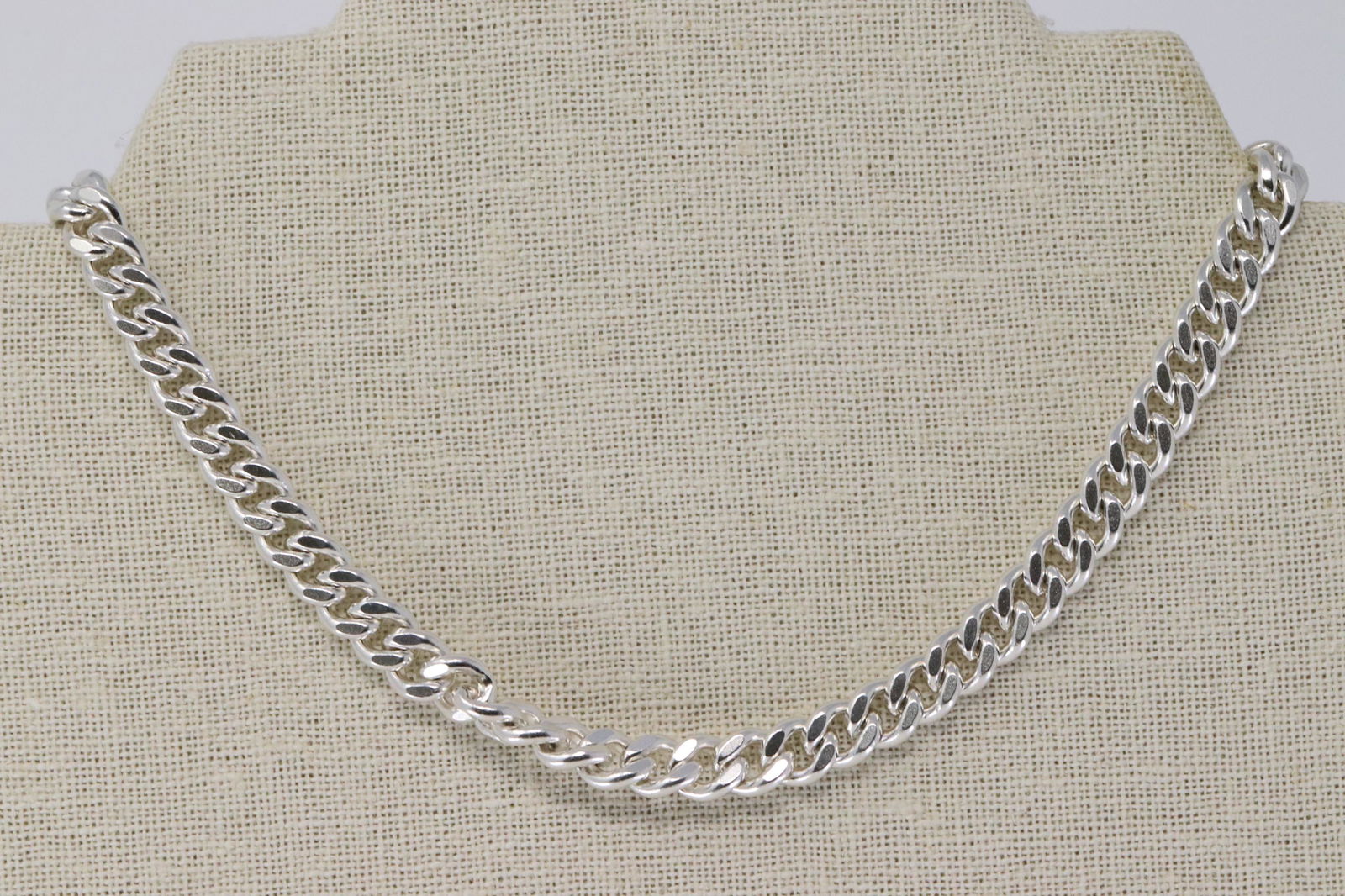 Mens 925 Silver Chain. (1 of 4)