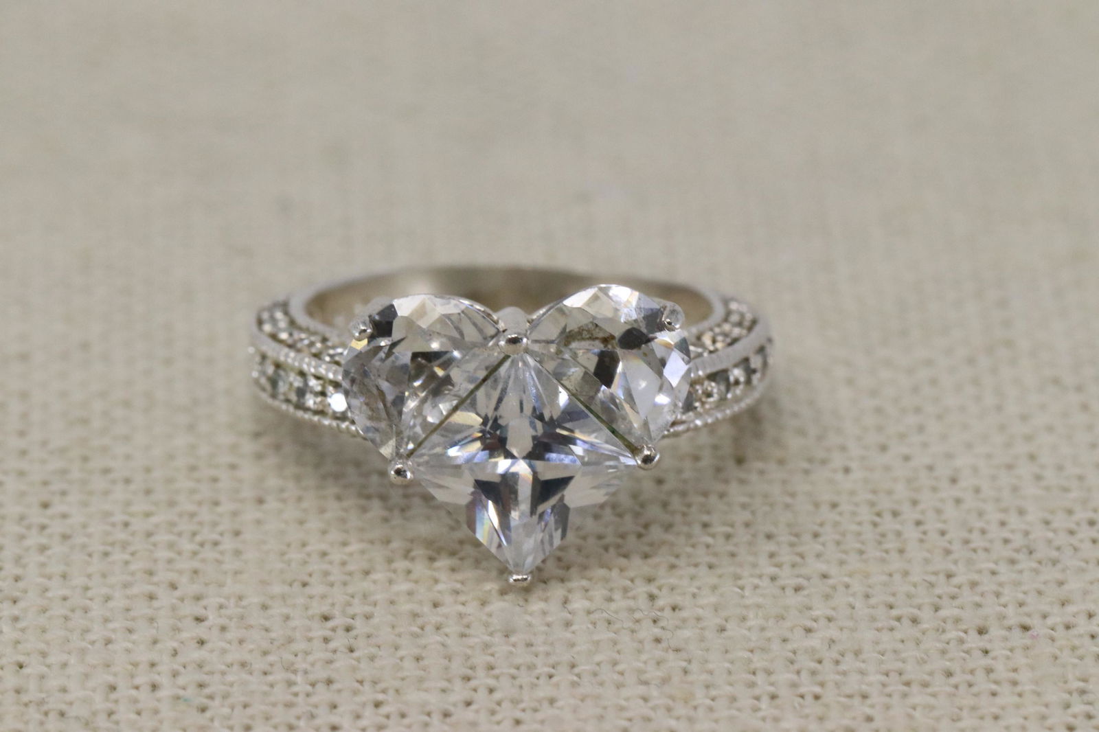 925 Silver Heart Ring. (1 of 3)