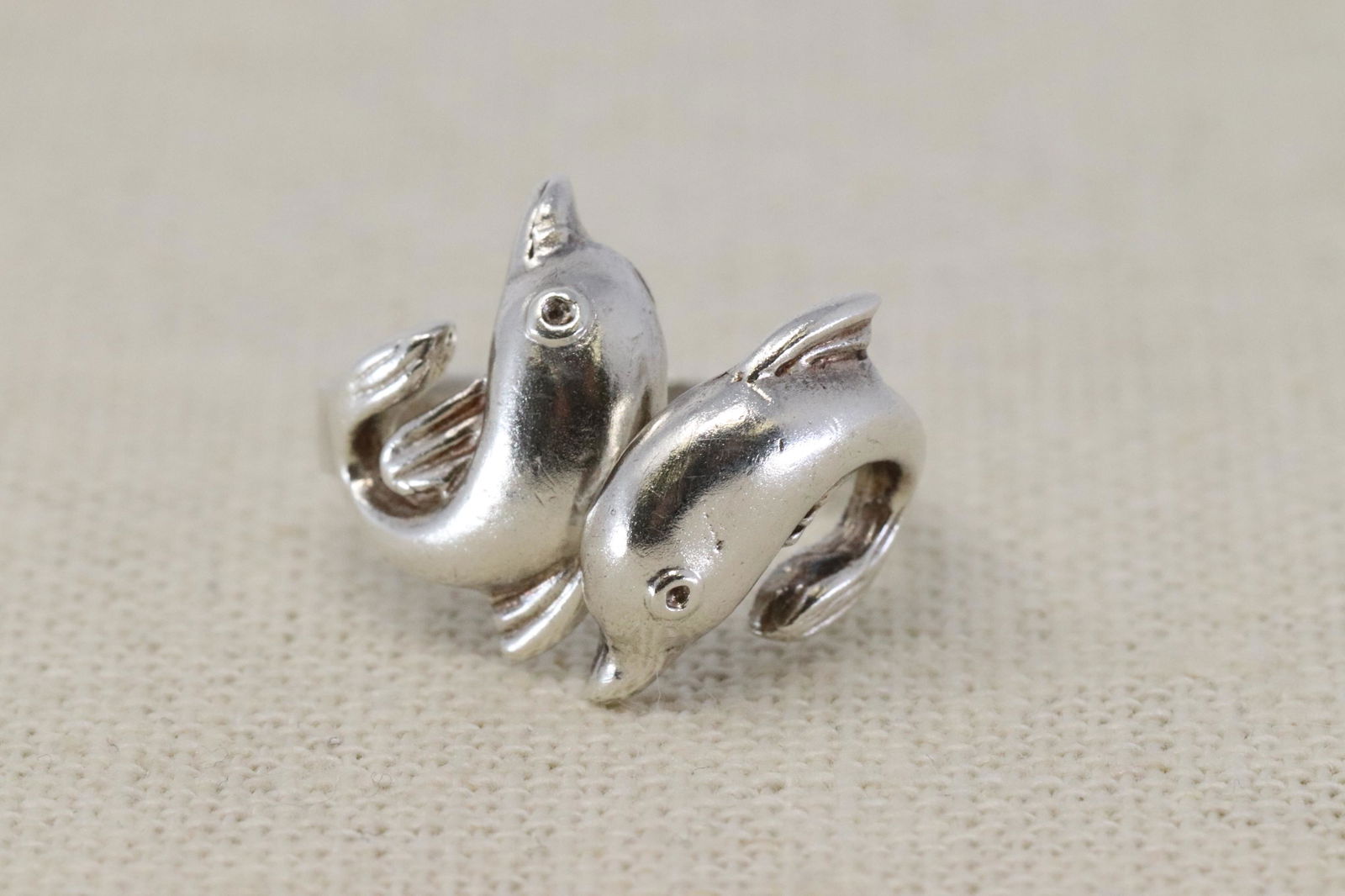 925 Sterling Silver Jumping Dolphins Ring. (1 of 3)