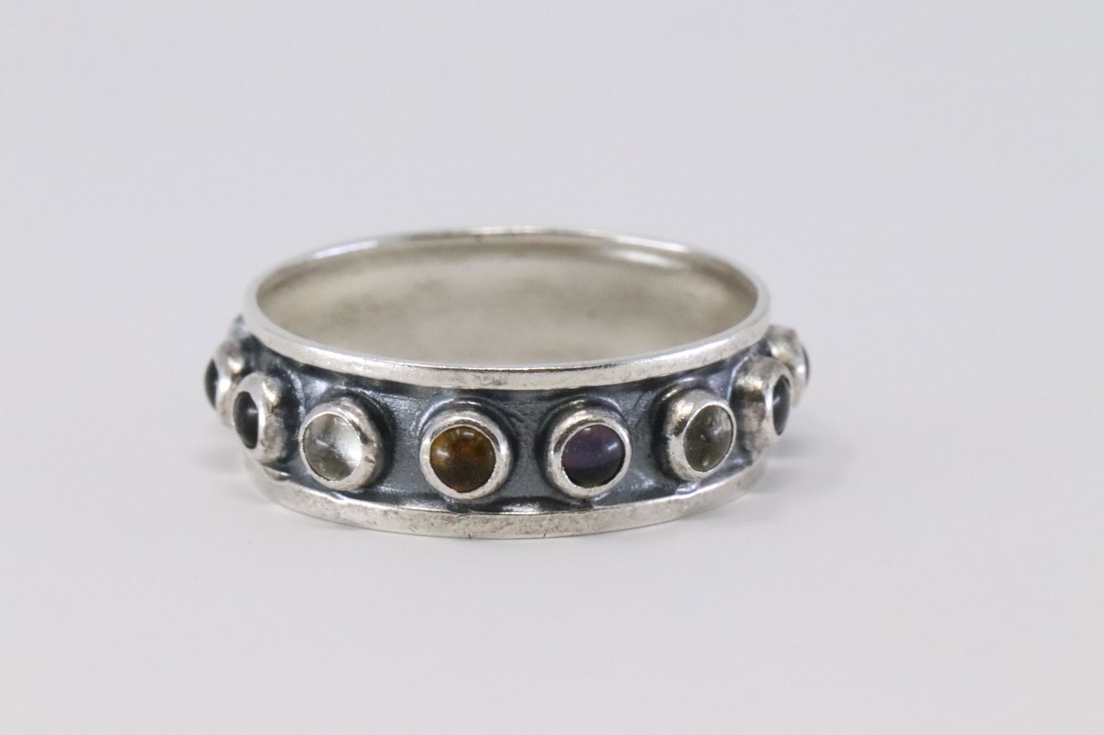 Ladies 925 Silver Ring. (1 of 3)