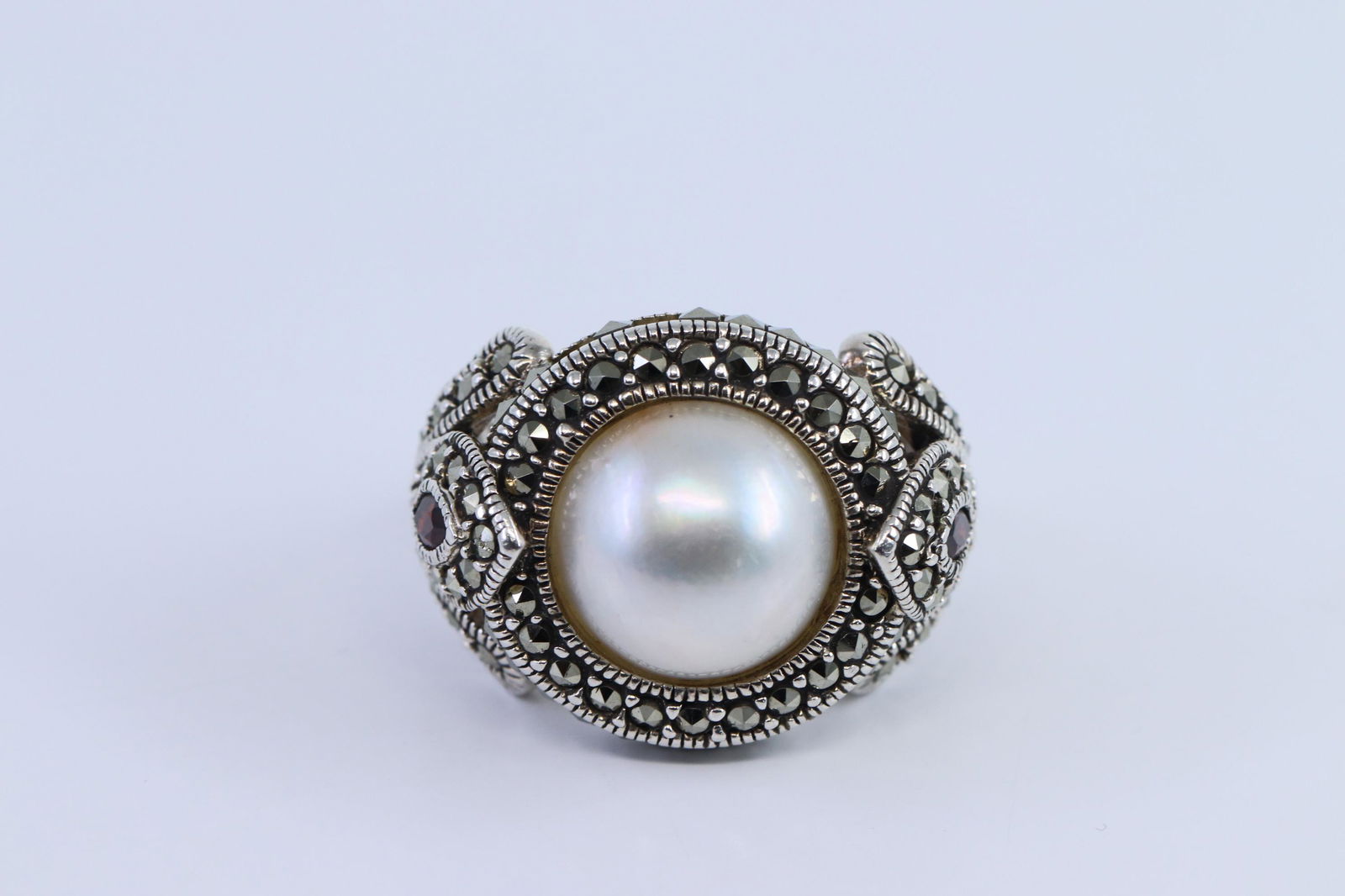 Ladies 925 Silver Pearl Ring. (1 of 3)