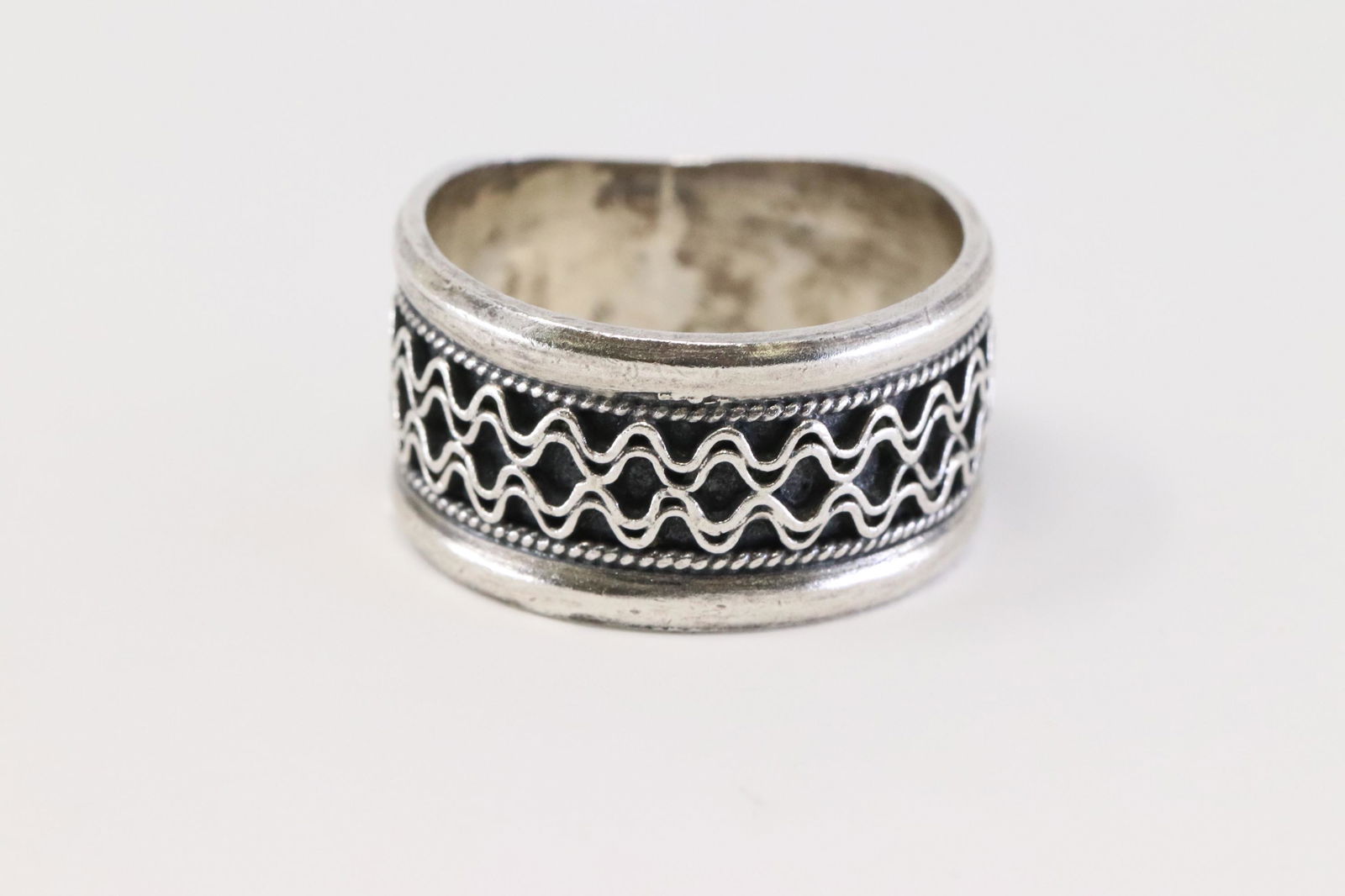 925 Silver Art Deco Design Ring. (1 of 2)
