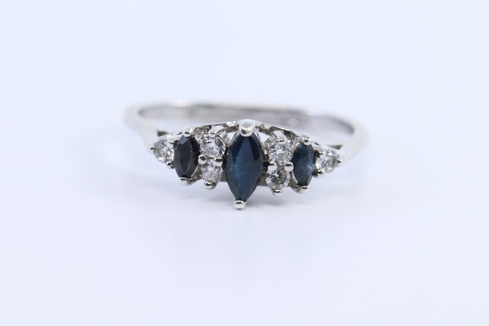 925 Silver Sapphire Ladies Ring. (1 of 3)