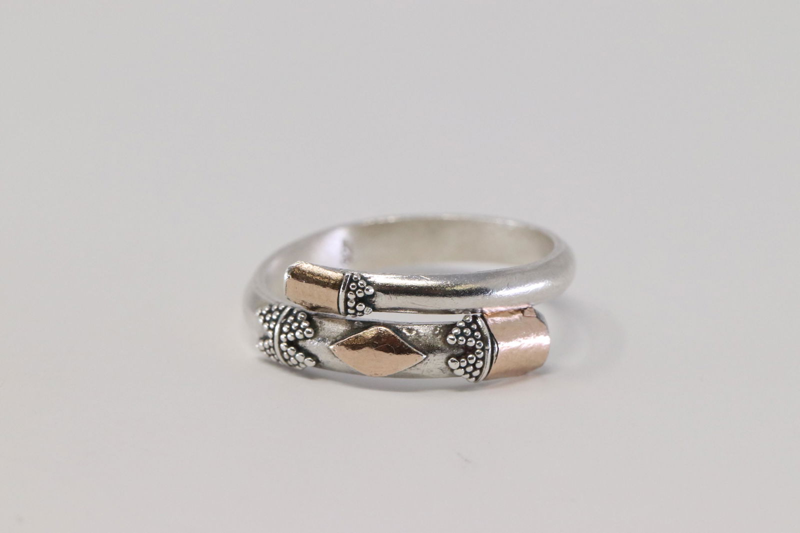 Ladies Silver Art Deco Design Ring. (1 of 3)