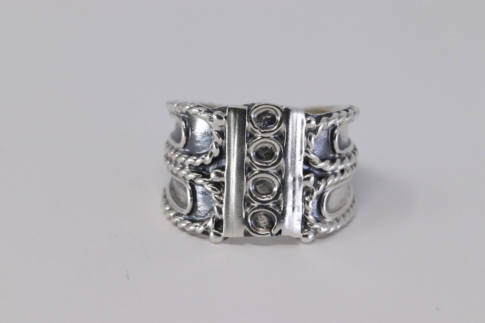 Men's Art Deco Silver Ring. (1 of 3)