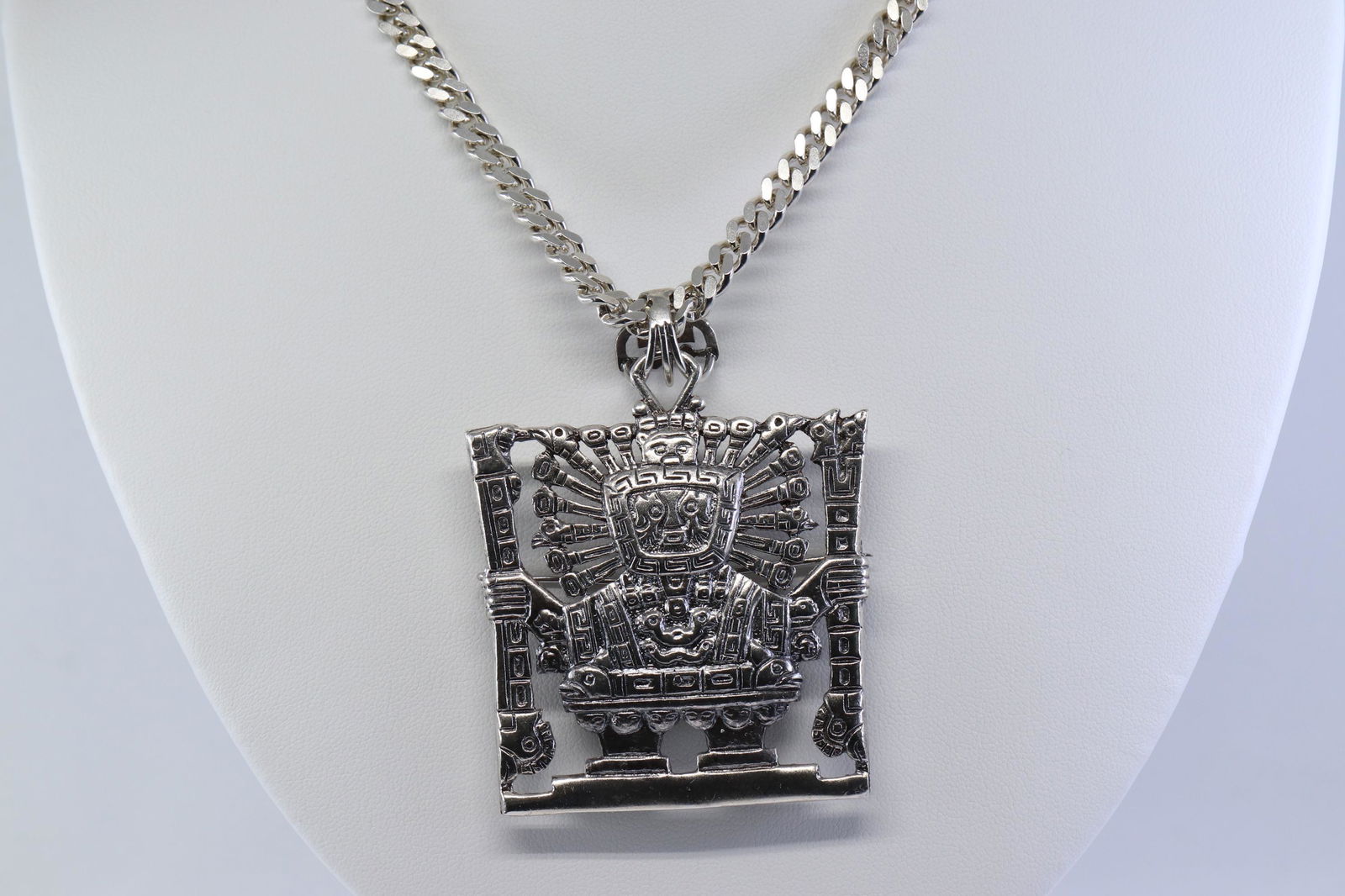 VINTAGE MEN'S STERLING SILVER BROOCH/NECKLACE. (1 of 3)