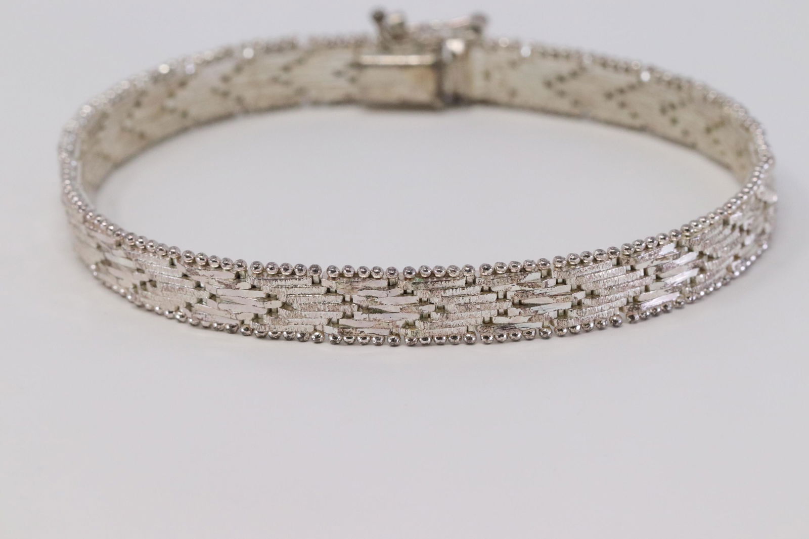 Ladies 925 Silver Bracelet. (1 of 3)