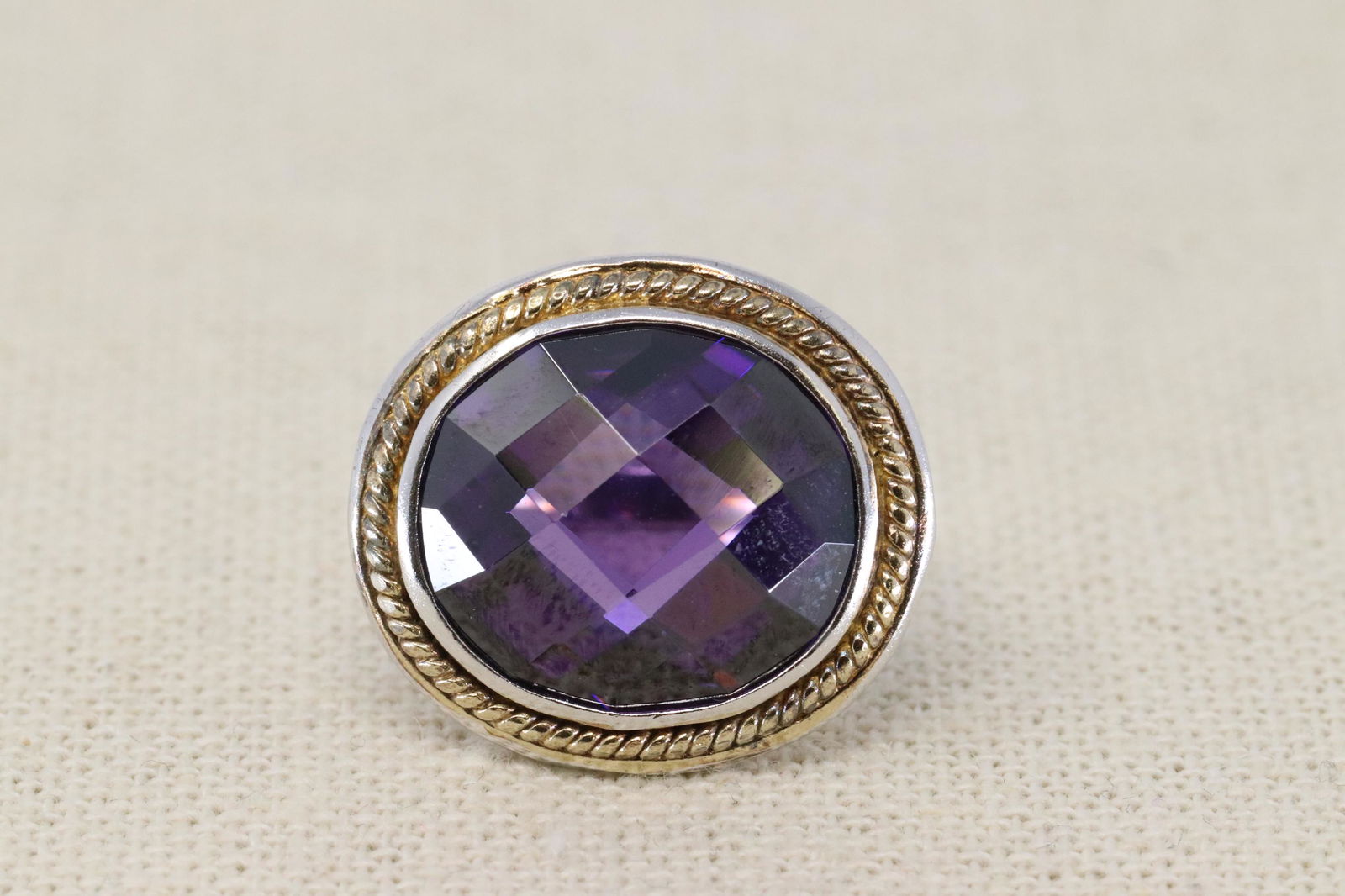 Ladies 925 Silver Ring. (1 of 4)