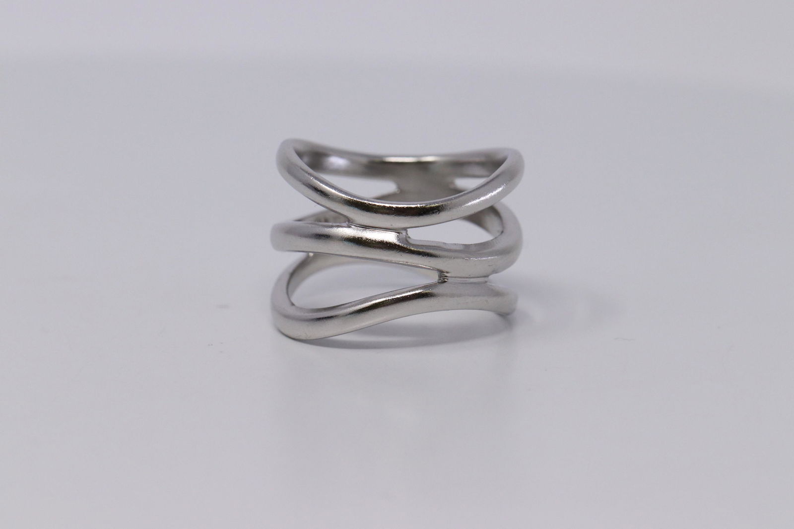 925 Silver Ladies Ring. (1 of 3)