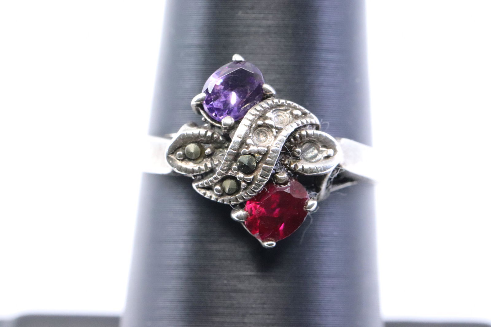 Ladies Multi Color Gems Ring. (1 of 2)