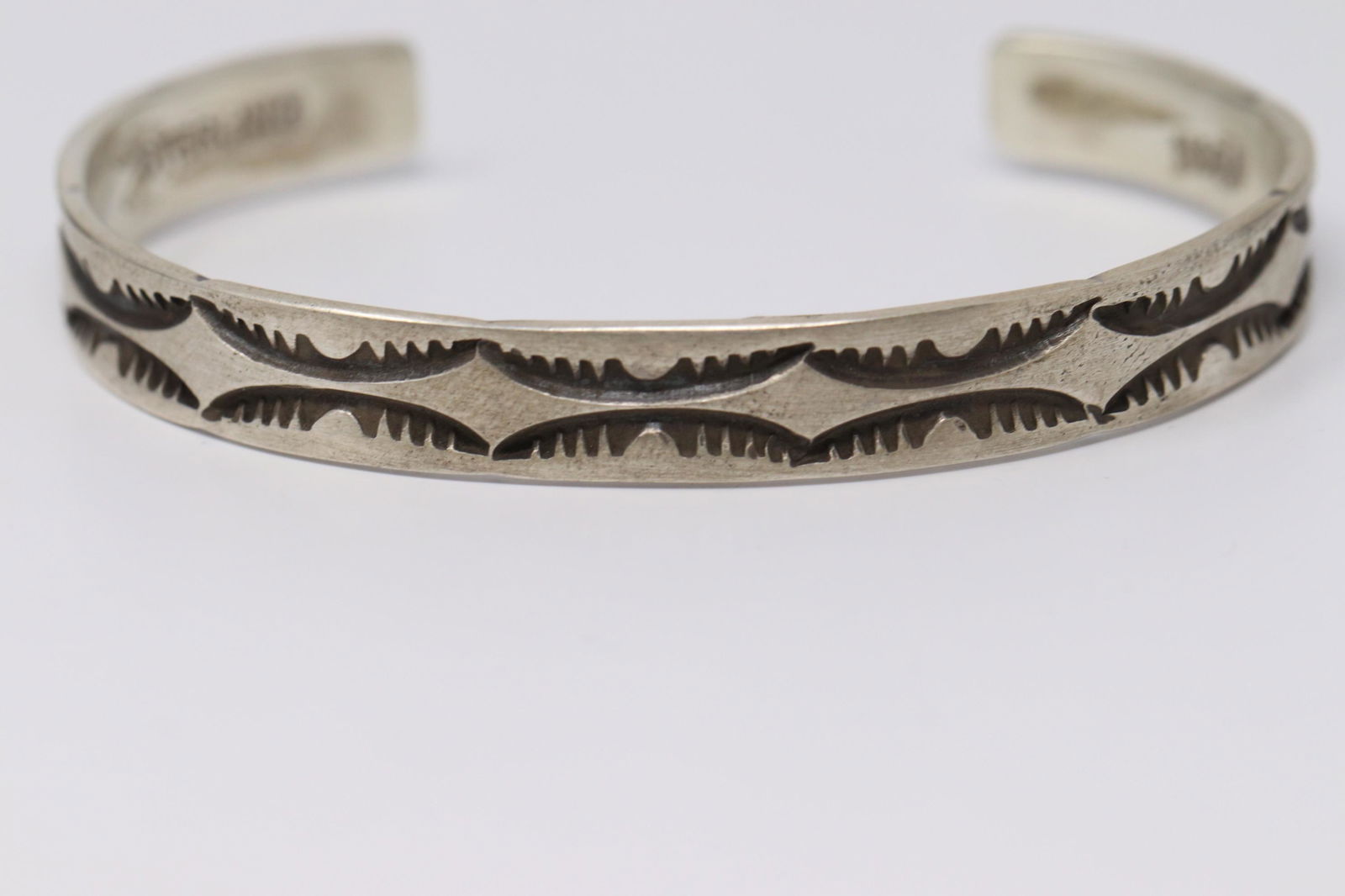 Nora Tahe Navajo Native American Heavy Sterling Cuff (1 of 3)