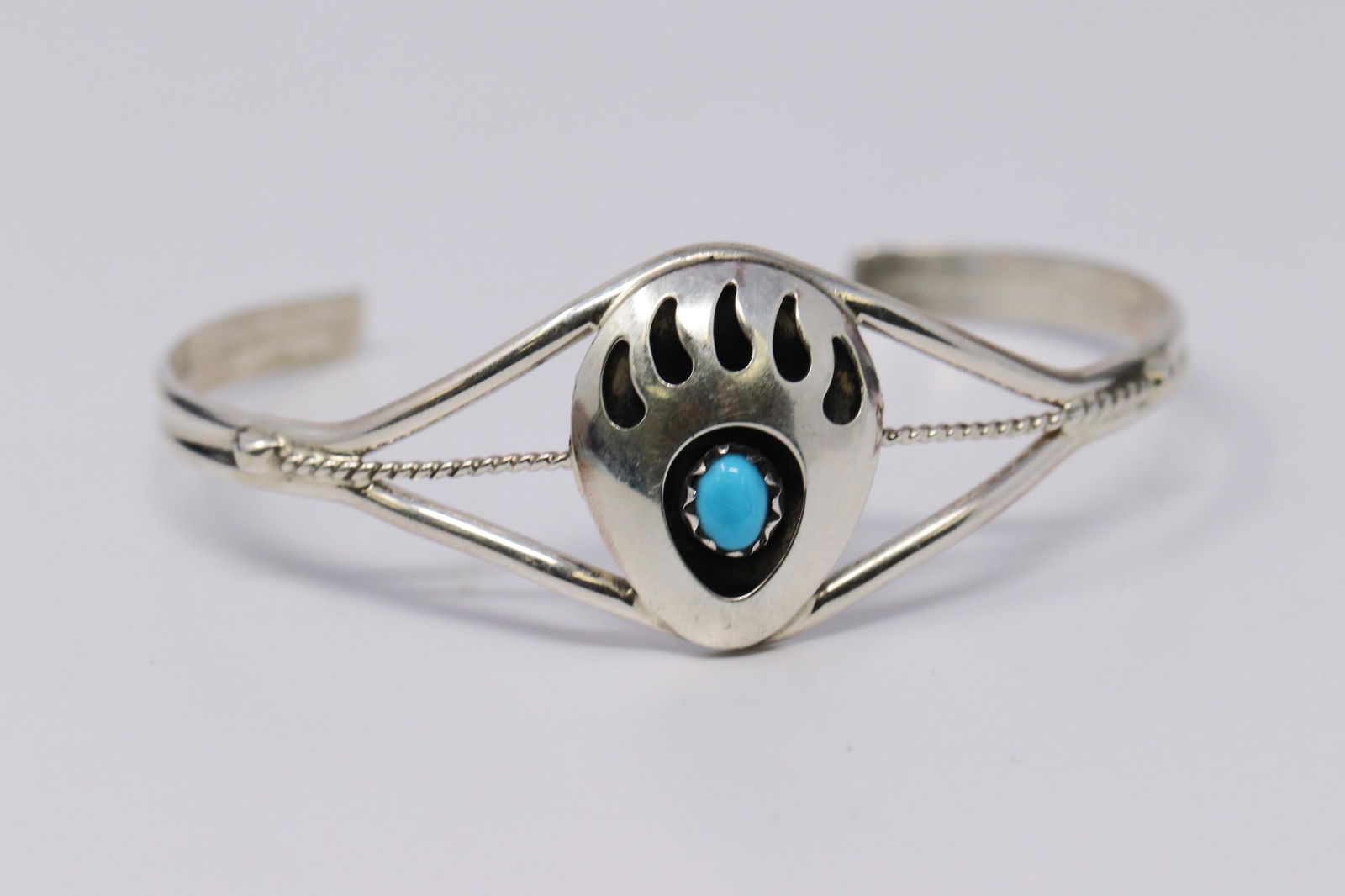 Native American Zuni Handmade Kids Bear Paw (1 of 2)