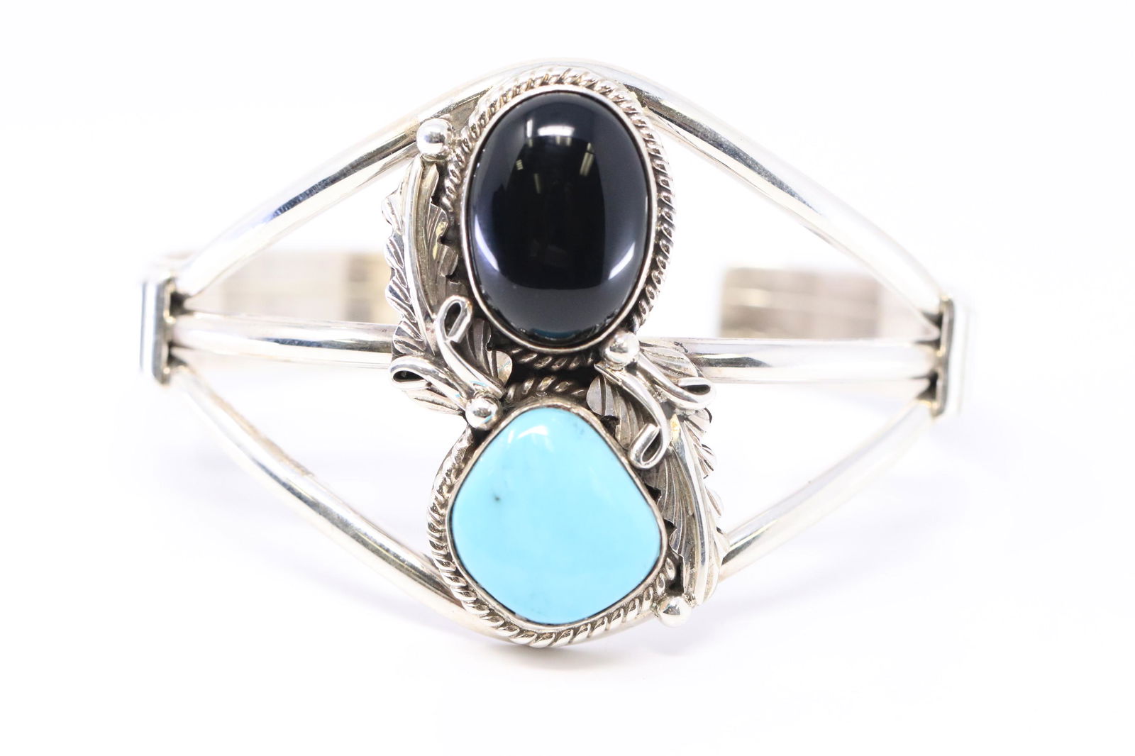 Navajo Handmade Sterling Silver Turquoise/Onyx Bracelet (1 of 4)