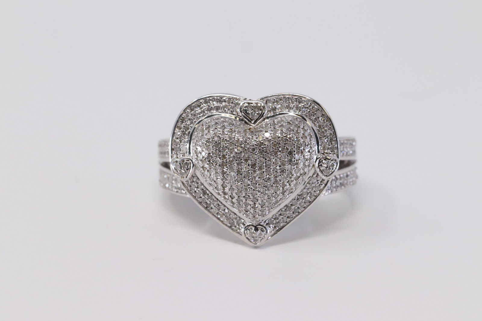Diamond Silver Ring. (1 of 4)