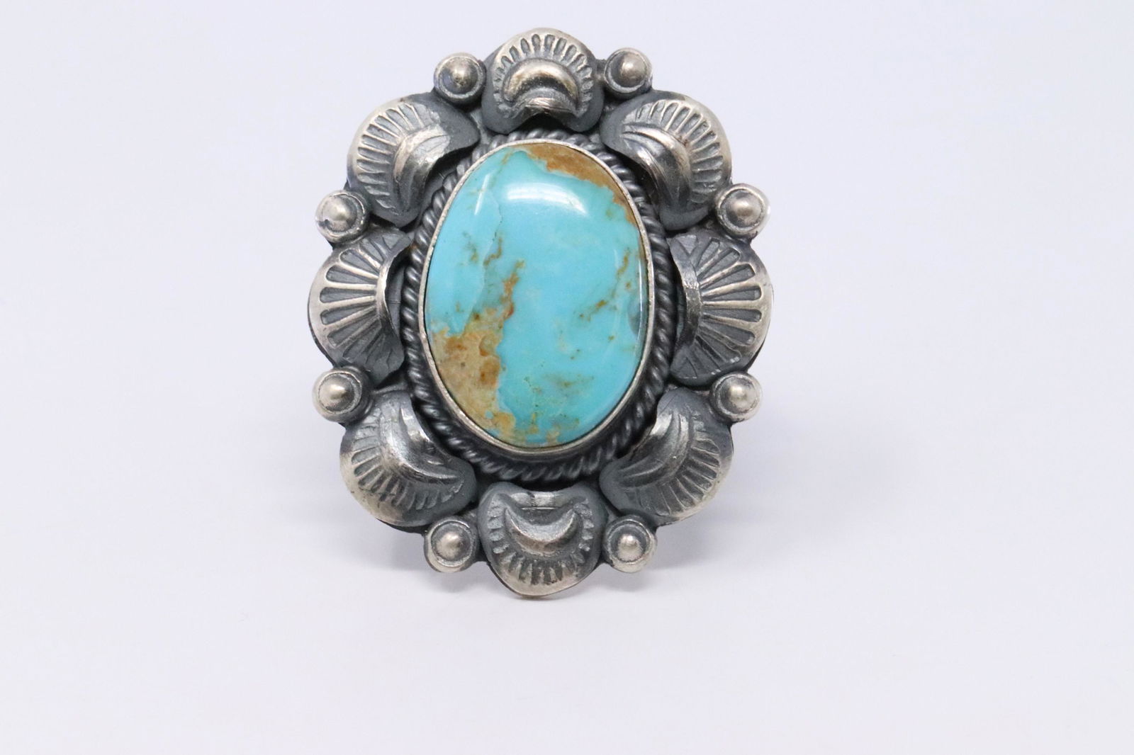 Navajo Handmade Kingman Turquoise Ring Set In Sterling (1 of 4)