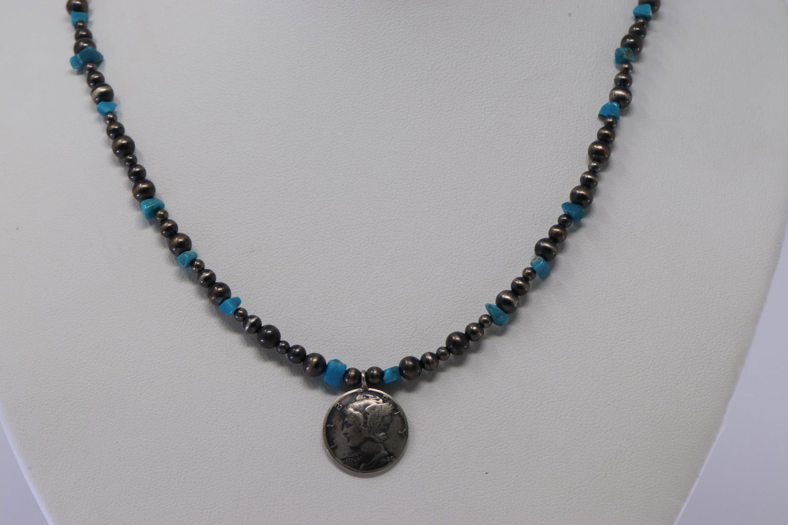 Native American Navajo MERCURY DIME Turquoise Necklace. (1 of 2)