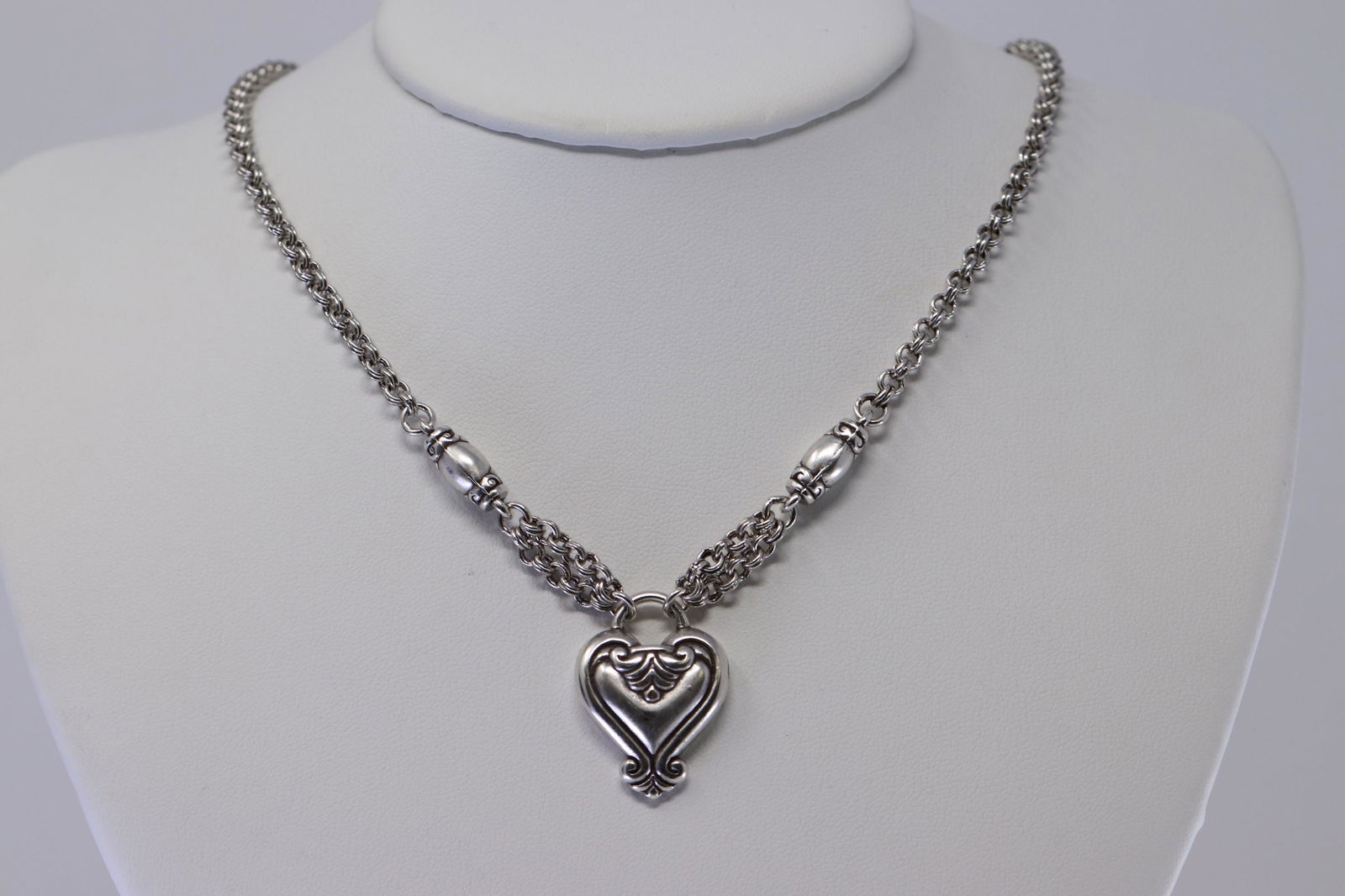 925 Silver Heart Necklace. (1 of 4)