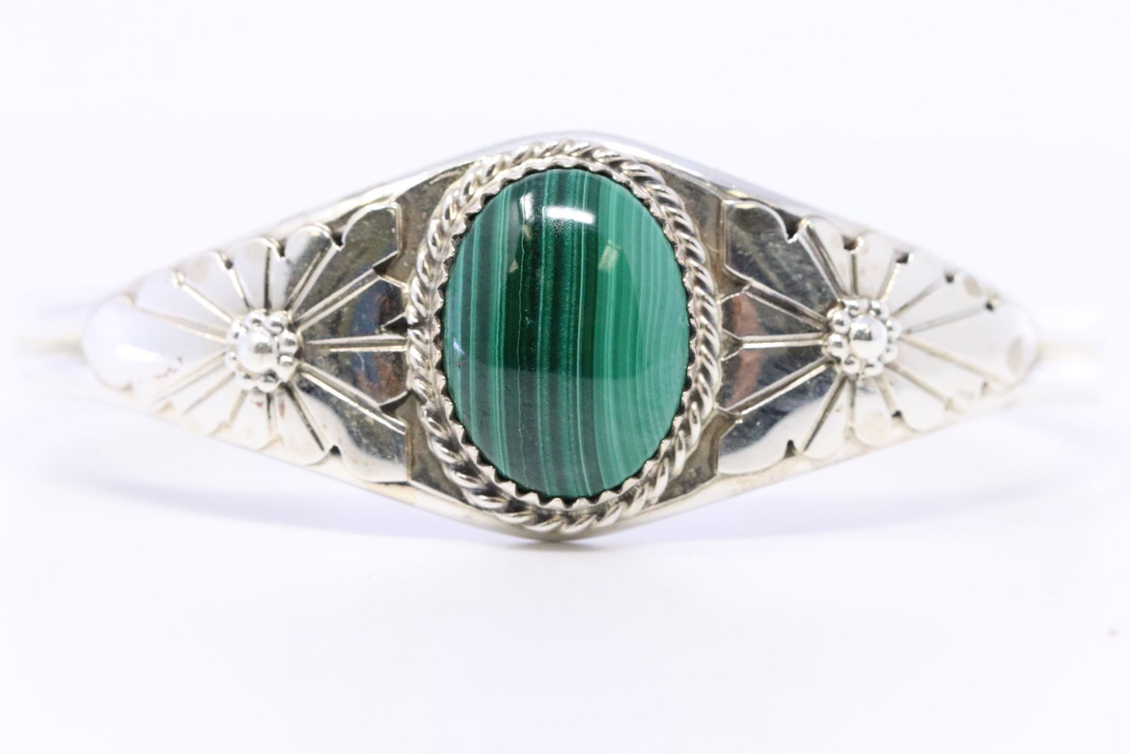 Native American Navajo Handmade Malachite Stone: This is a Native American Navajo Handmade Malachite Stone Bracelet.